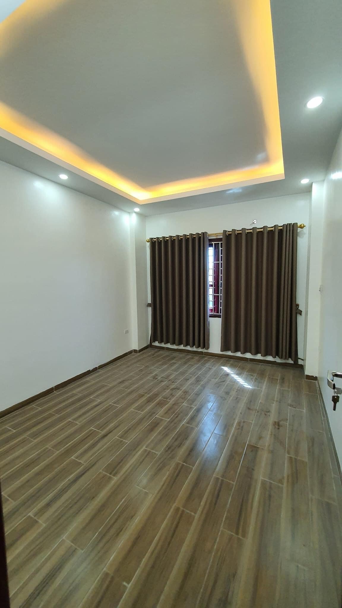 GIÁ 5.35 TỶ , MẶT NGÕ 699 - VŨ TÔNG PHAN, 37m2, MẶT NGÕ KINH DOANH, - OTO QUA NHÀ , VÀO NHÀ . ; 0944493291, em hà