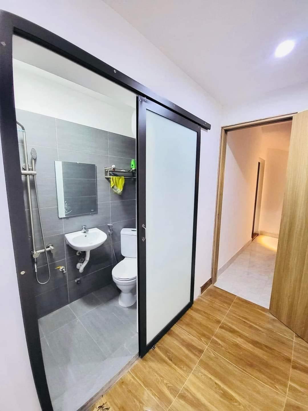 BÁN NHÀ NGÕ LƯƠNG SỬ C, QUẬN ĐỐNG ĐA, GARA Ô TÔ, KINH DOANH KHỦNG, DIỆN TÍCH 51M, 5 TẦNG, GIÁ CHỈ 10 TỶ