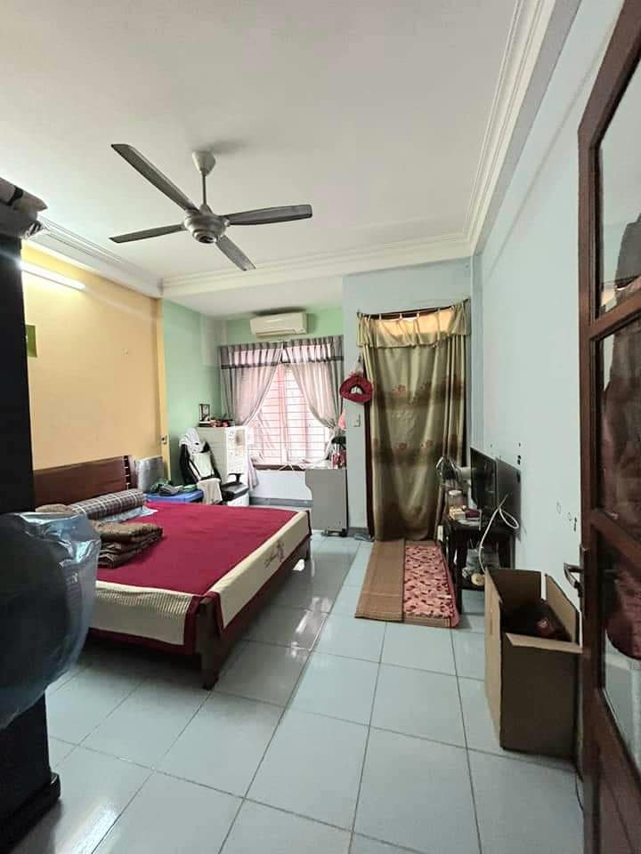 Bán GẤP nhà gần Hồ Đền Lừ, 20m ra phố, ngõ thông, rộng, 54m2 5 tầng, 5,4 tỷ, 6 ngủ