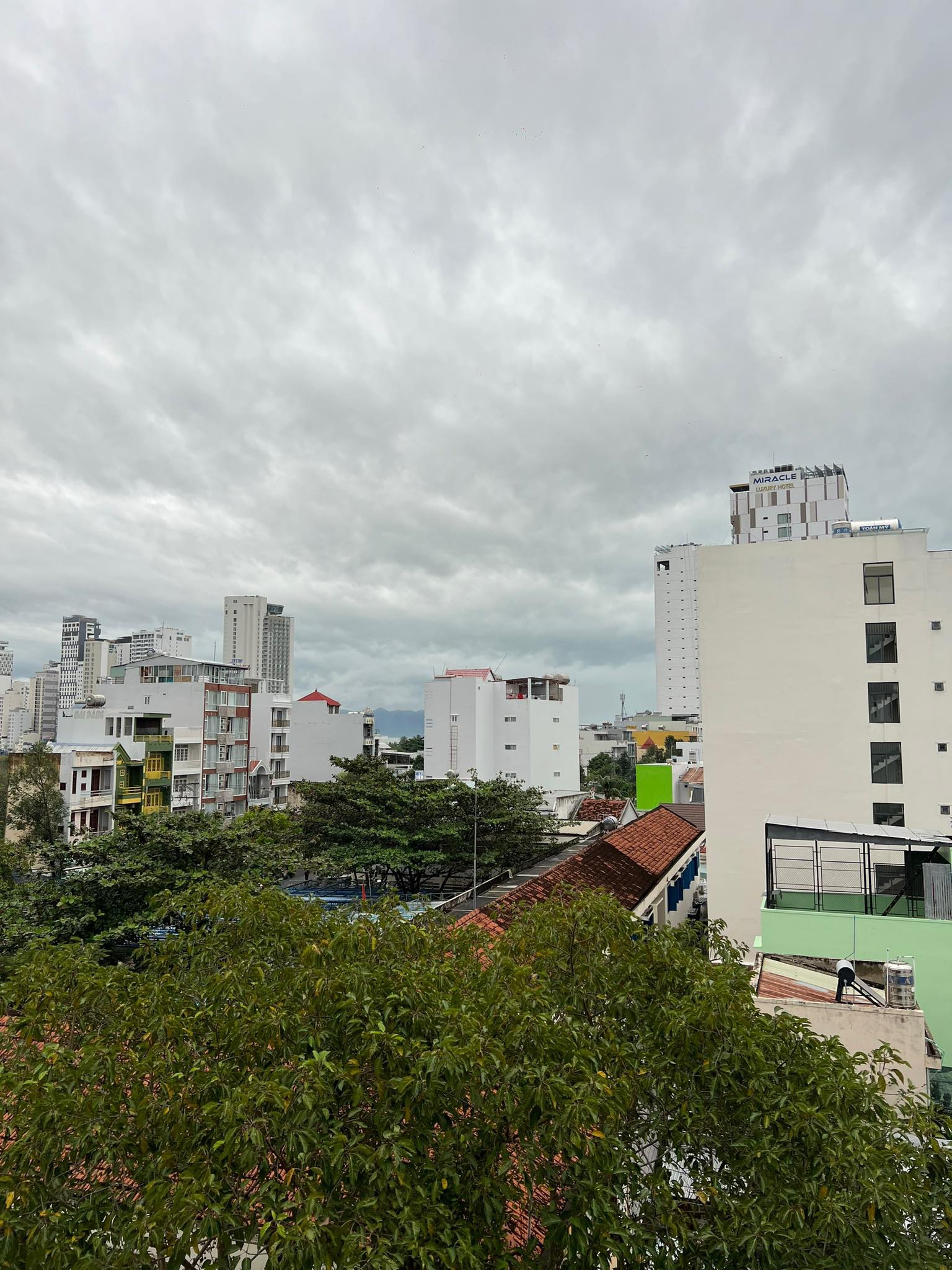 cho thuê căn hộ full nội thất ngay vòng xoay Hoàng Diệu Nha Trang giá chỉ 4tr