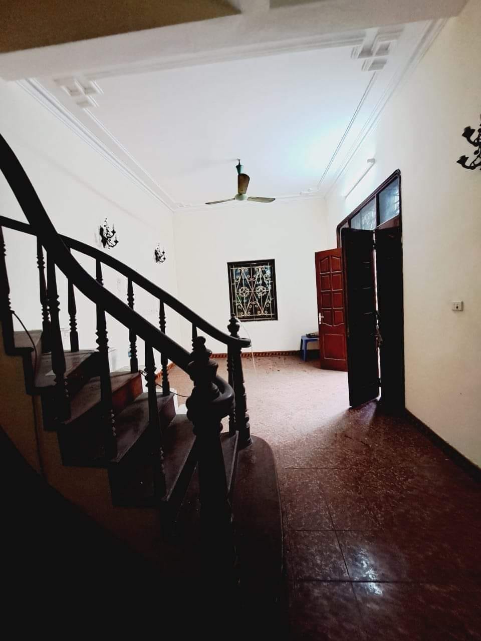 BÁN ĐẤT TẶNG NHÀ 3T-LÔ GÓC-GẦN PHỐ-NGÕ THÔNG-88M 7xTỶ-HÀM RỒNG LONG BIÊN