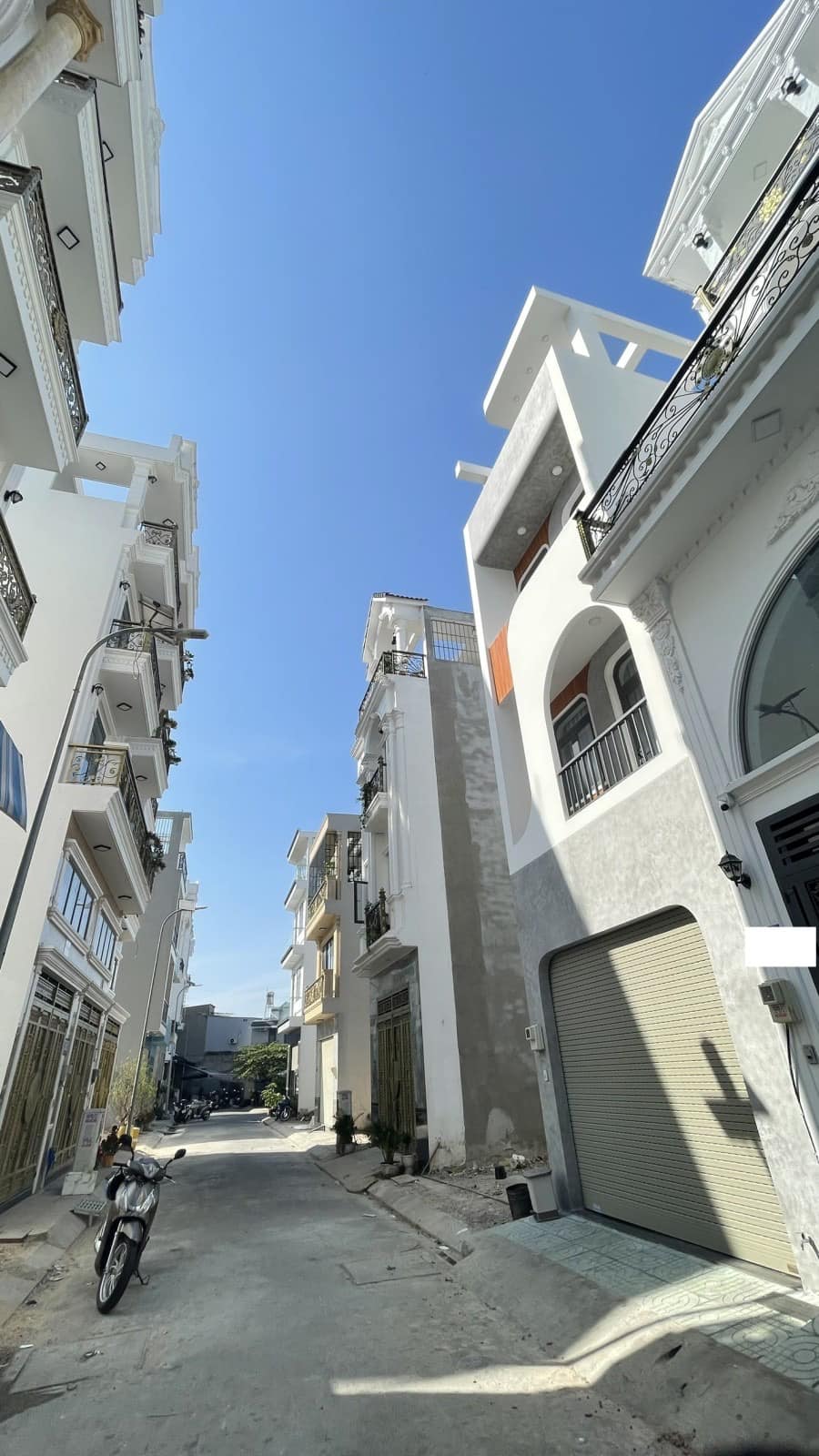 Nhà Ngộp Bank, Ngay Bệnh Viện Bình Tân,4 Tầng, 80m2, Hẻm Nhựa 7m, Cần Bán Gấp