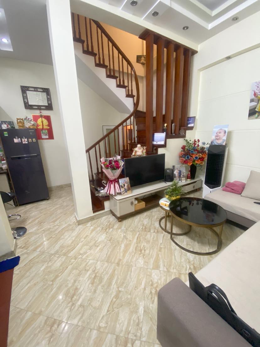 SIÊU HIẾM BÁN NHÀ phố Láng Hạ, Đống Đa 36m2, 5 tầng đẹp, chủ tặng nội thất ở ngay chỉ 4 tỷ