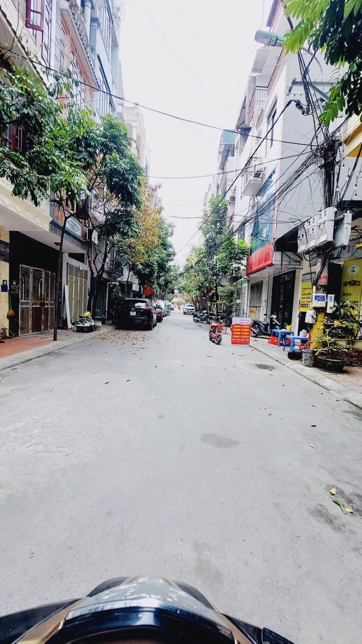 Chủ cần bán nhà phân lô Chiến Thắng, lô góc ngõ ô tô tránh, mặt tiền 13.5m giá 8.8 tỷ