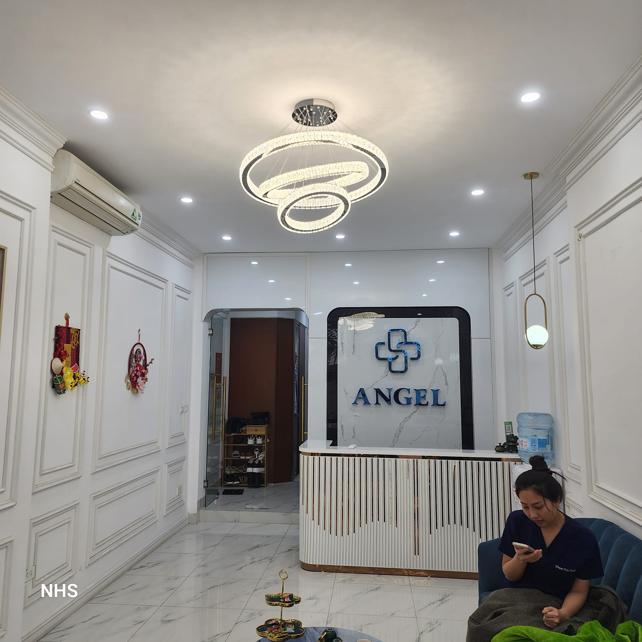 BÁN NHÀ PHẠM TUẤN TÀI CẦU GIẤY 40M x MT 5M x NHỈNH 17 TỶ PH N LÔ- MẶT PHỐ- TẦM TIỀN- HIẾM-THÔNG SÀN - THANG MÁY.