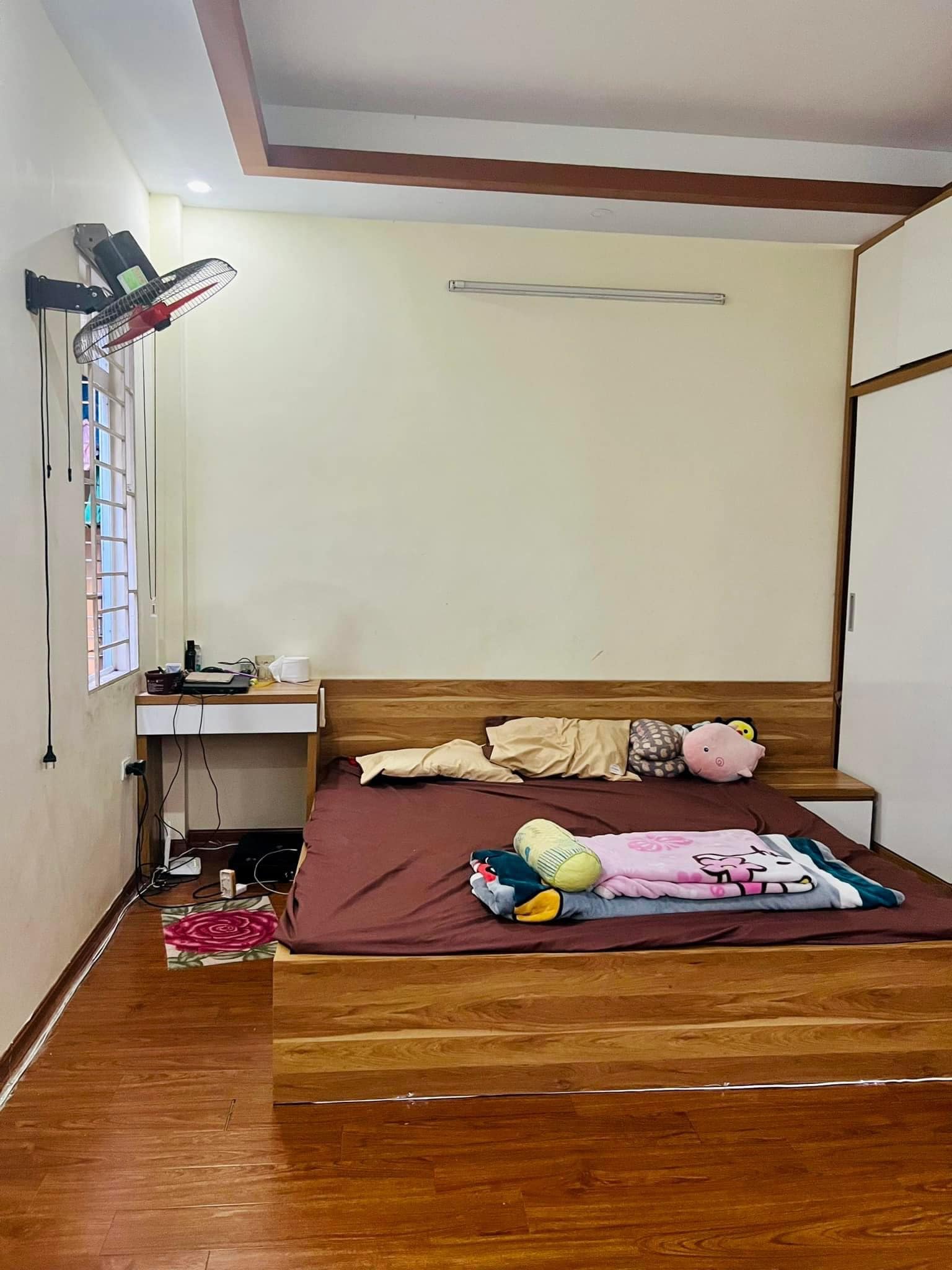 Nhà đẹp Từ Liêm 42m2 mặt tiền 5m, 3 tầng giá 3,3 tỷ gần ô tô