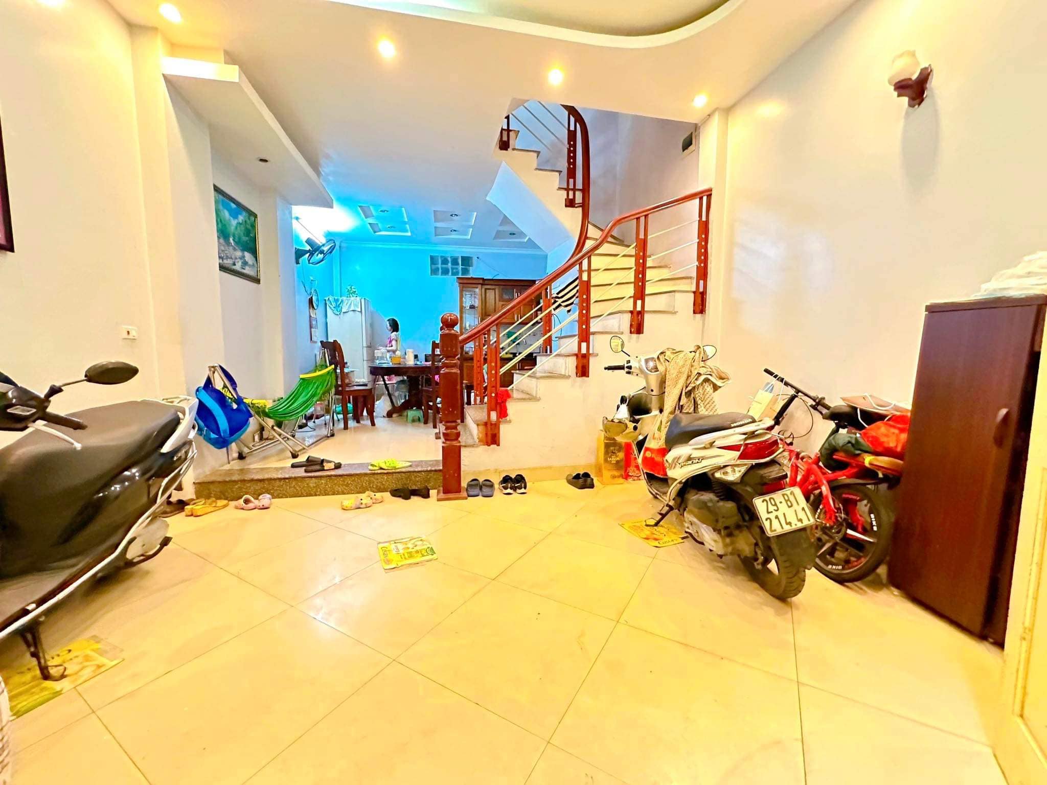 BÁN NHÀ LIỄU GIAI, BA ĐÌNH, GẦN PHỐ, Ở NGAY, 42M2 5T MT4.5M, GIÁ 4.8 TỶ