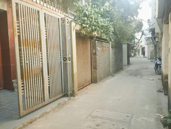 VIP. Nhà Nguyễn Đình Hoàn 64m2, Mới Cóng, Tương lai Mặt Phố, giá 4.95 tỷ