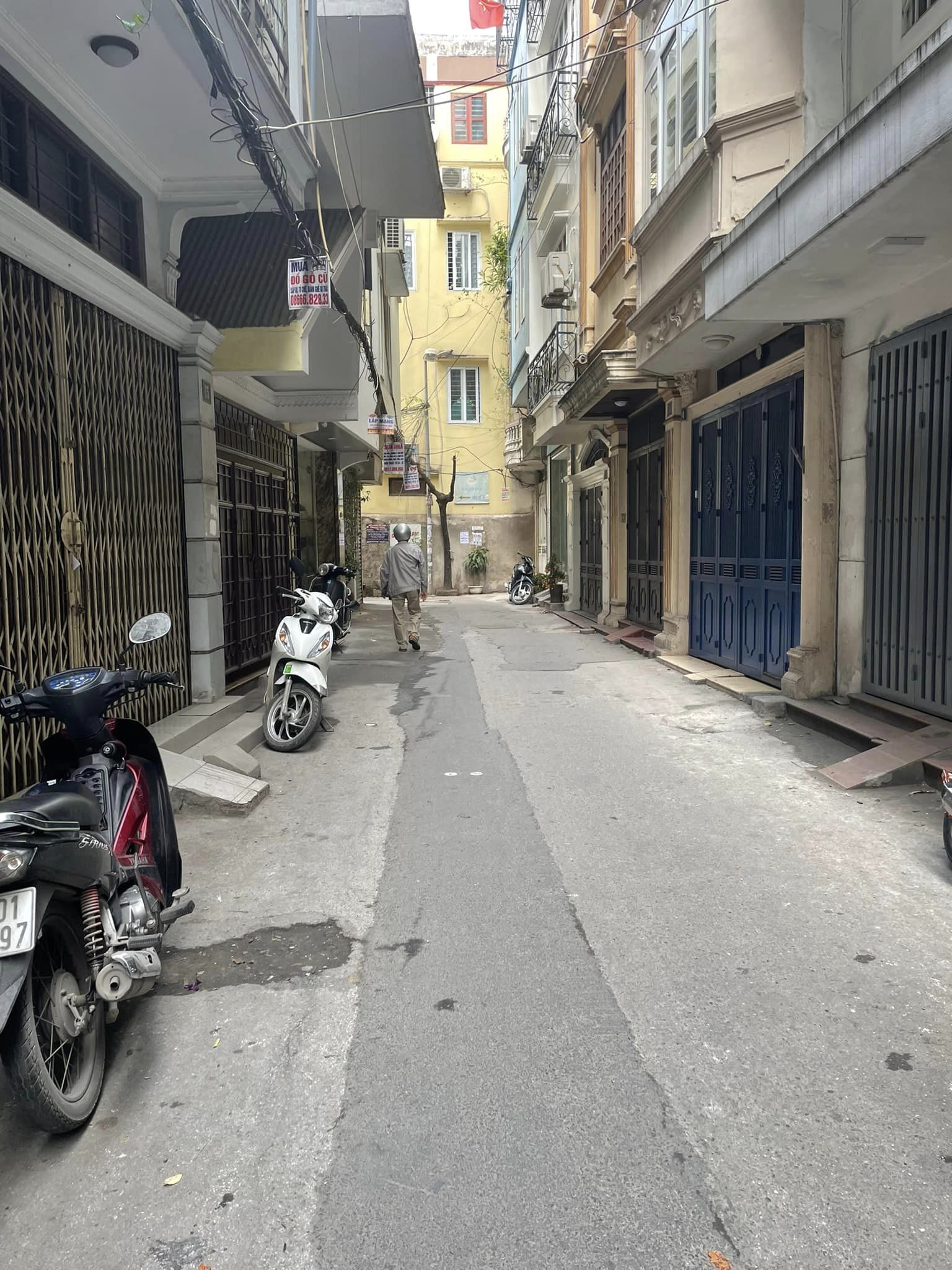 CHỦ CẦN BÁN GẤP – NHÀ HÀO NAM – Ô TÔ TRÁNH VÀO NHÀ – NGÕ THÔNG GẦN PHỐ