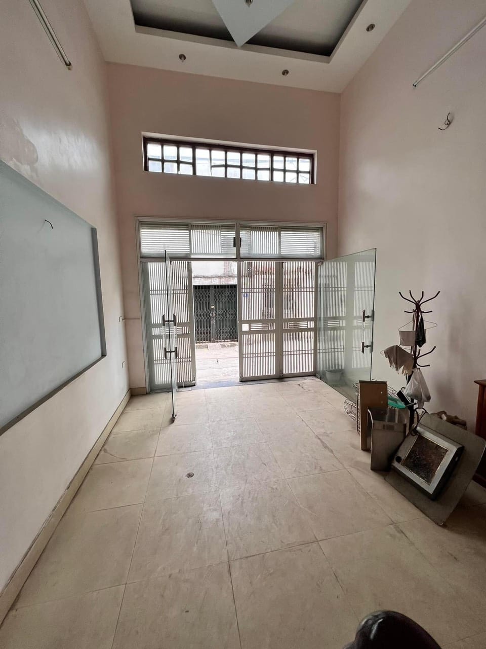 Nhà 5 tầng 45m2 4PN 4WC Sổ đỏ, Kinh Doanh, Ô tô tránh Nguyễn Hữu Thọ, Linh Đàm, Hoàng Mai bán chính chủ