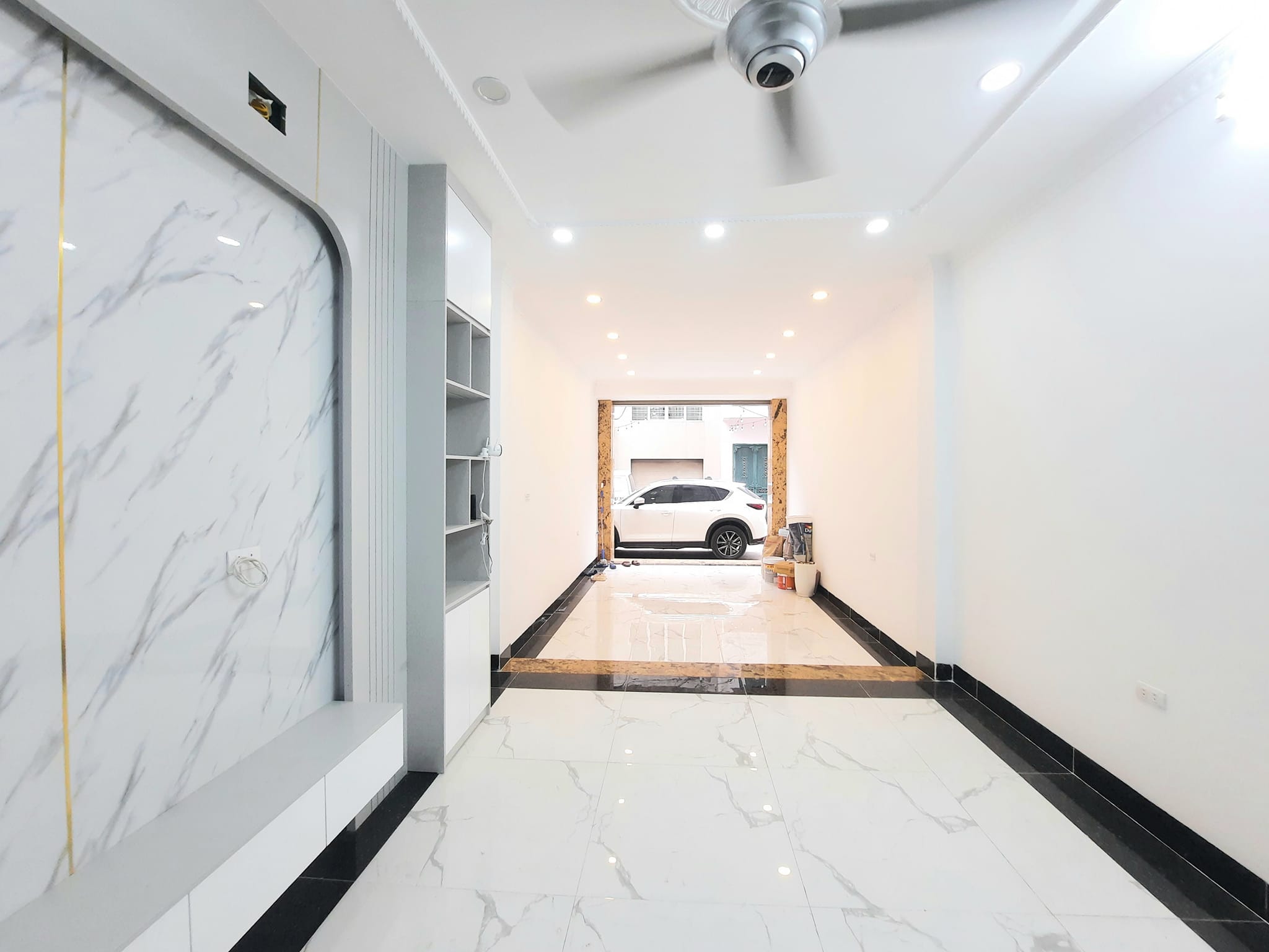 Bán nhà siêu siêu đẹp 147b Tân Mai, trước nhà 2 oto tránh, 5t thang máy. Dt 52m2 x 5t mt 3.6m giá 8 tỷ