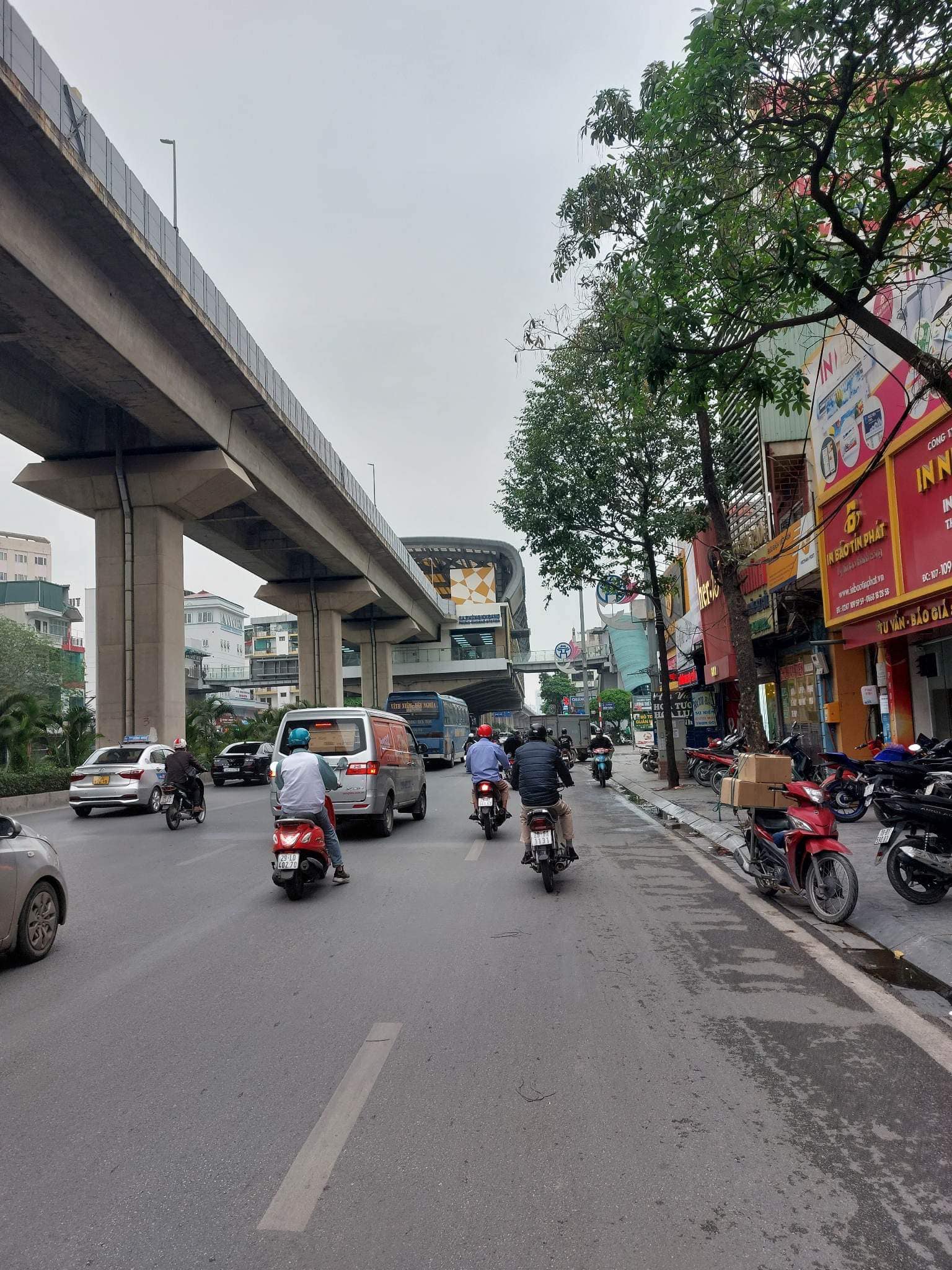 BÁN NHÀ MẶT PHỐ TRẦN PHÚ 2 MẶT TIỀN TRƯỚC SAU - VỈA HÈ RỘNG - 2 LÀN ĐƯỜNG Ô TÔ - KINH DOANH NHỘN NHỊP- VỊ TRÍ CỰC ĐẸP