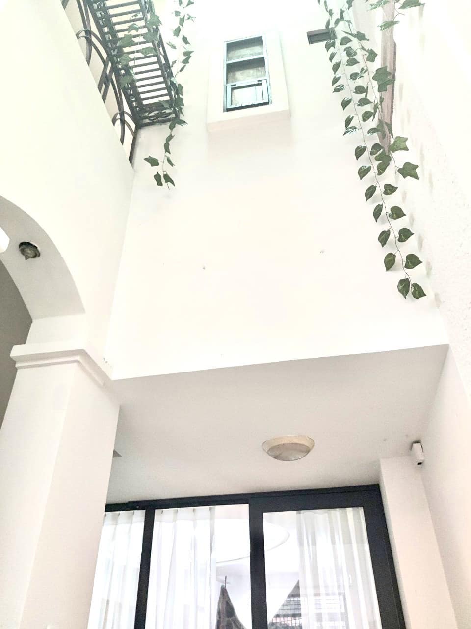 Bán Nhà 5 Tầng, 50M2, Gần Mặt Tiền, Khu Bành Văn Trân,Giáp Quận 10, Quận 3