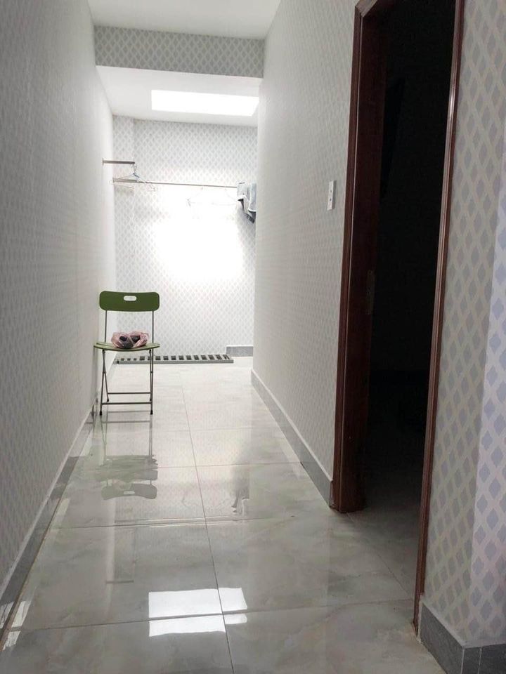 Bán Nhà Ngang Hơn 4m - P.Tân Quy Với Giá Chỉ 4Tỷ - Trung Tâm Quận 7 - Kề Nguyễn Thị Thập