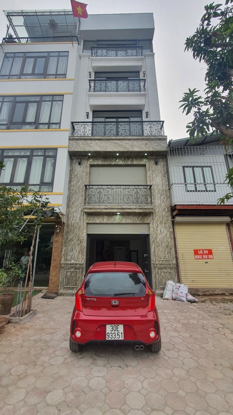 NHÀ MẶT ĐƯỜNG LỚN + VỈA HÈ 7M- NHÀ MỚI ĐÉT VỪA Ở VỪA LÀM VĂN PHÒNG QUÁ ĐỈNH - ĐƯỜNG TRƯỚC NHÀ NHIỀU XE OTO TRÁNH NHAU.