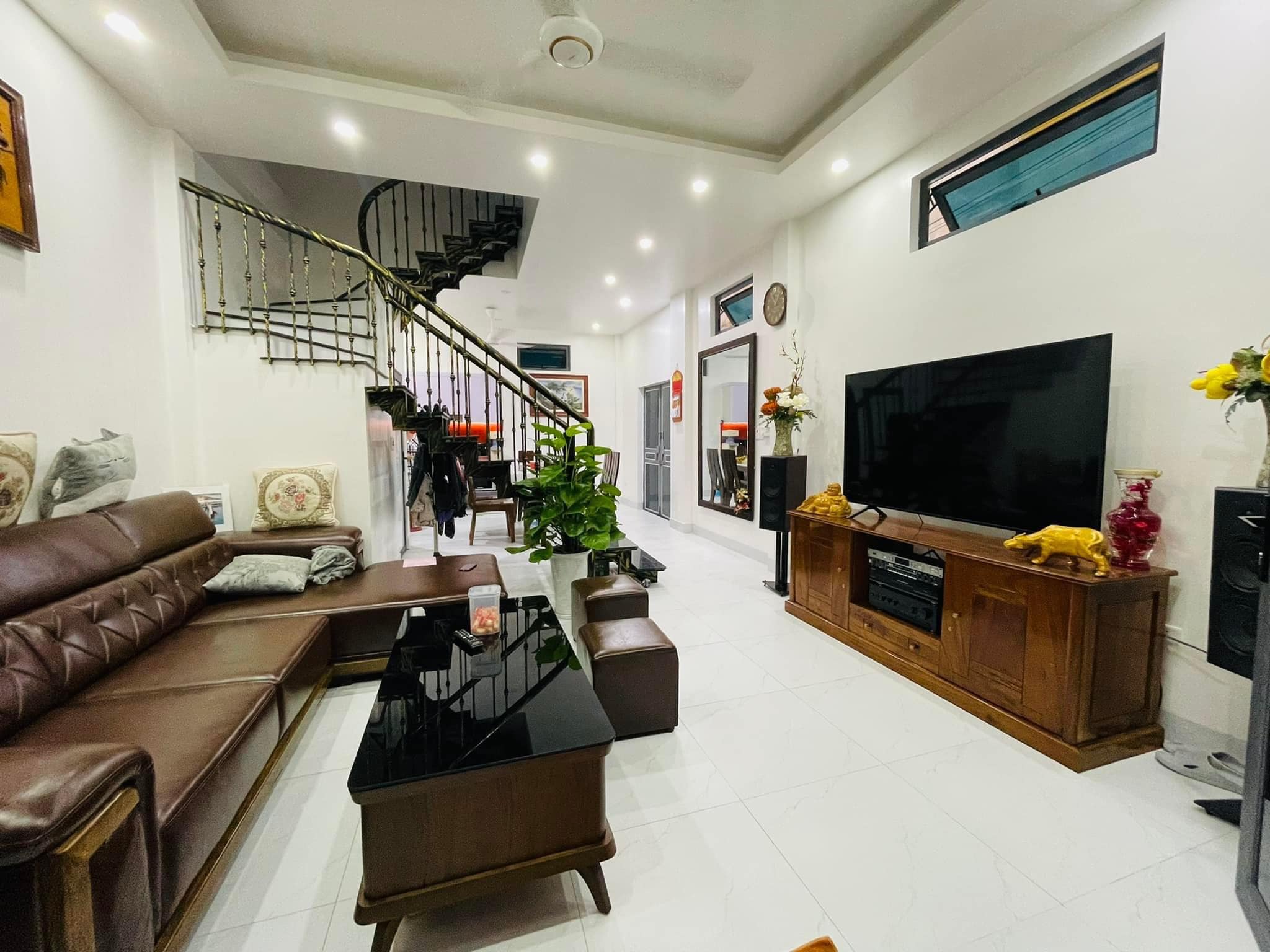 CỰC HIẾM! Nhà lô góc 3 mặt thoáng, Thuỵ Khuê - Tây Hồ 39m2x4T, MT 4,6m, giá 5,5Tỷ.