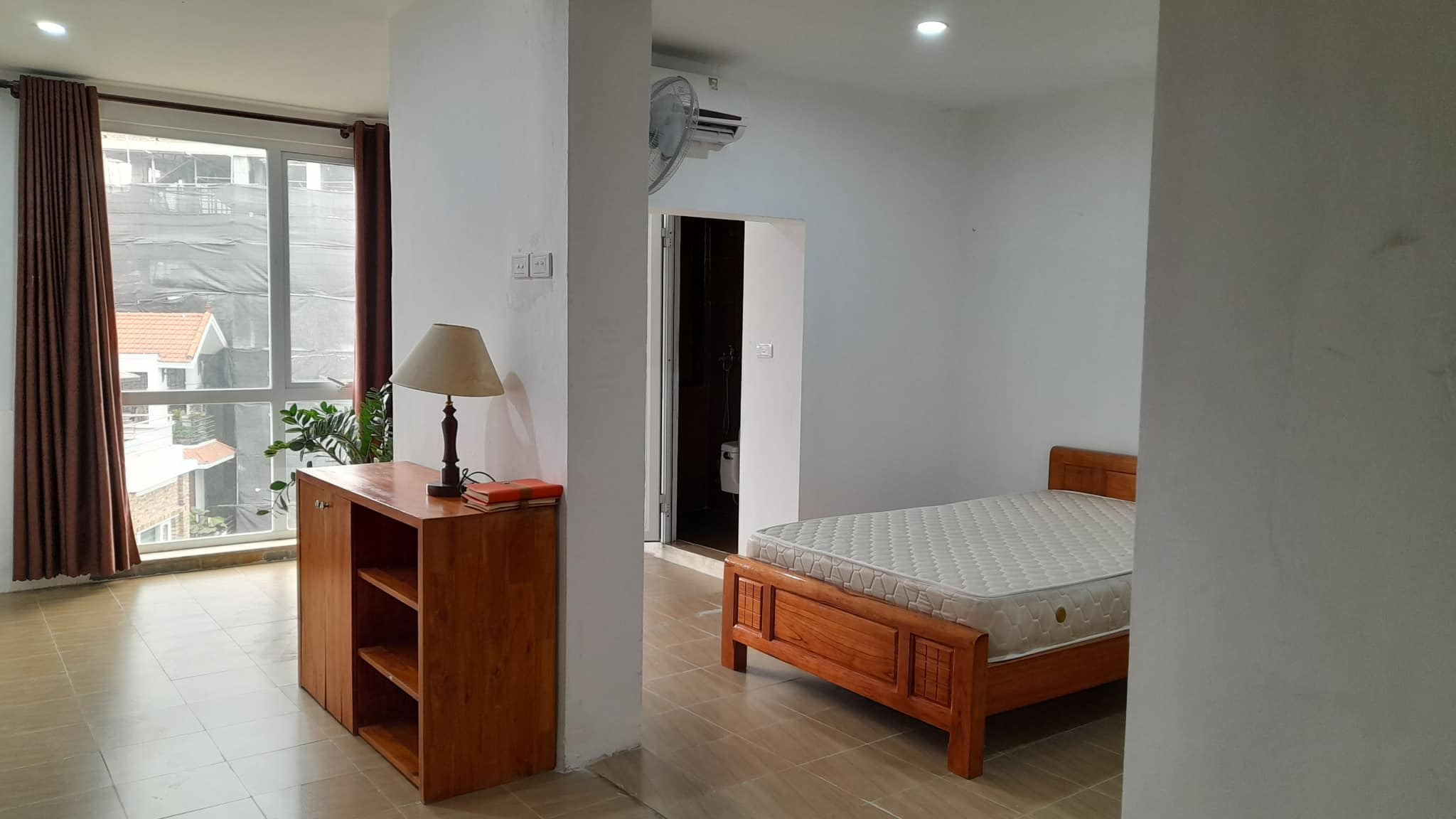 Bán nhà Nguyễn Chí Thanh 100m giá 400tr/m kinh doanh đỉnh