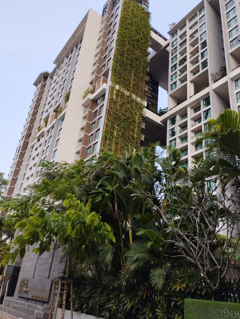 GIảm sâu góc 2MT Nguyễn Văn Hưởng Thảo Điền, 222m chỉ 34 tỉ, tiện kd, CHDV, đầu tư giữ tiền rẻ nhất khu, sổ nở hậu, ko còn căn t2 cùng khu vực