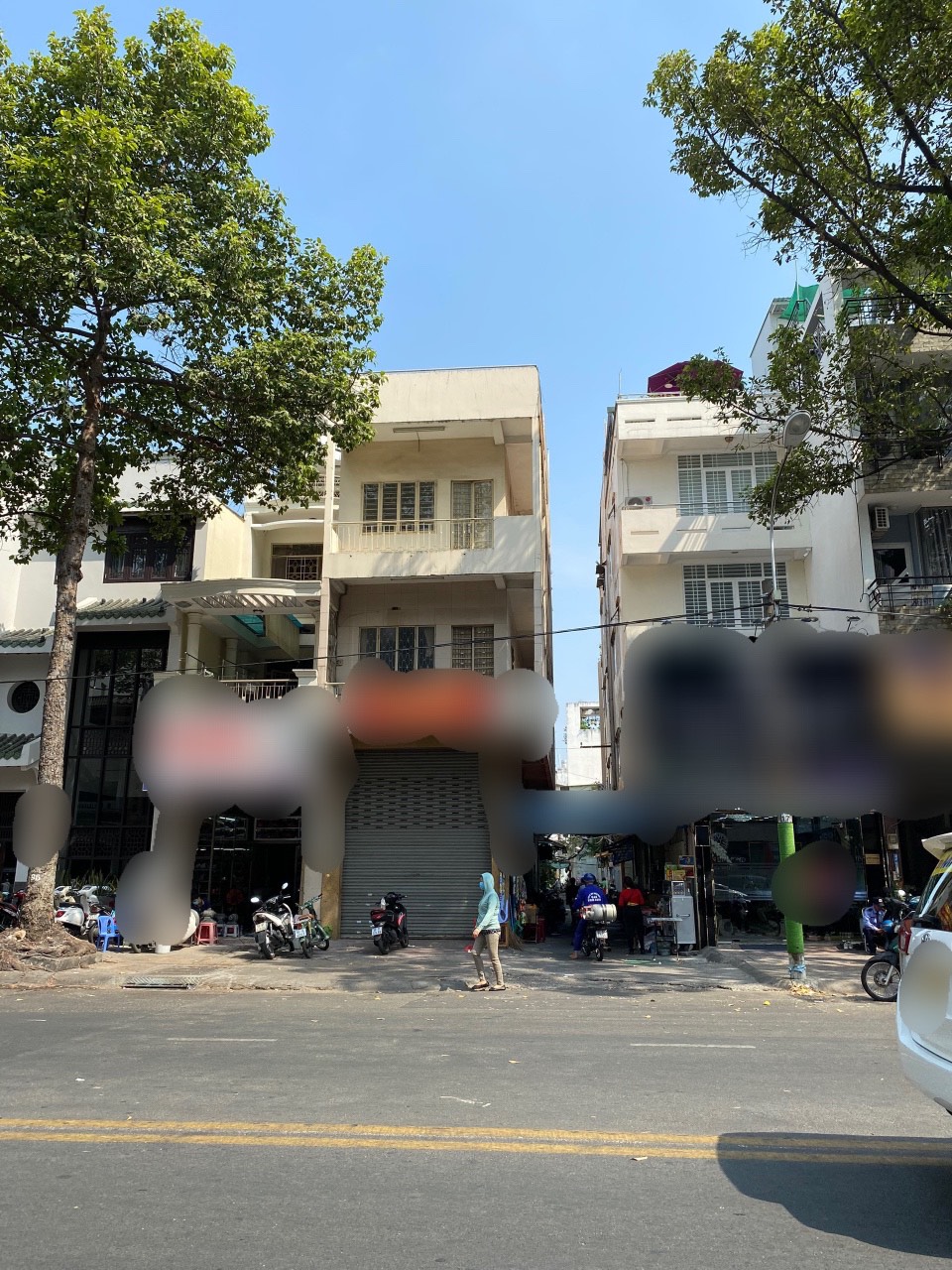 Cho thuê góc 2 MT An Dương Vương. S: 4*20m. Trệt, lửng, 2 lầu. Giá: 60 tr/th