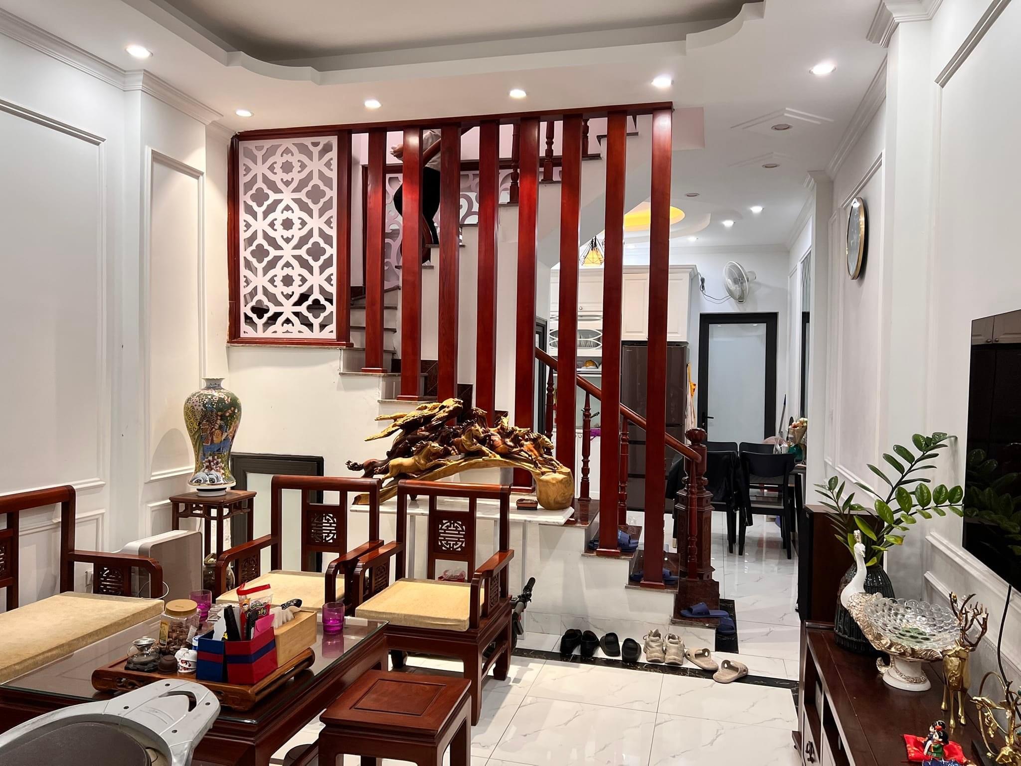 BÁN NHÀ THÁI HÀ QUẬN ĐỐNG ĐA - 40M 4 TẦNG MT 4M - PHÂN LÔ Ô TÔ VÀO NHÀ NHÀ DÂN XÂY THÔNG SỐ VÀNG THOÁNG TRƯỚC SAU