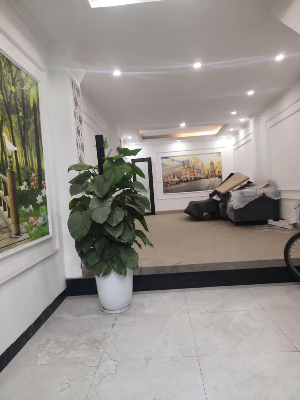 Nhà riêng ngõ 318 Khương Đình, Thanh Xuân, 48m2, 5 tầng, 4,98 tỷ. Ngõ thông thoáng, tiện ích xung quanh đầy đủ