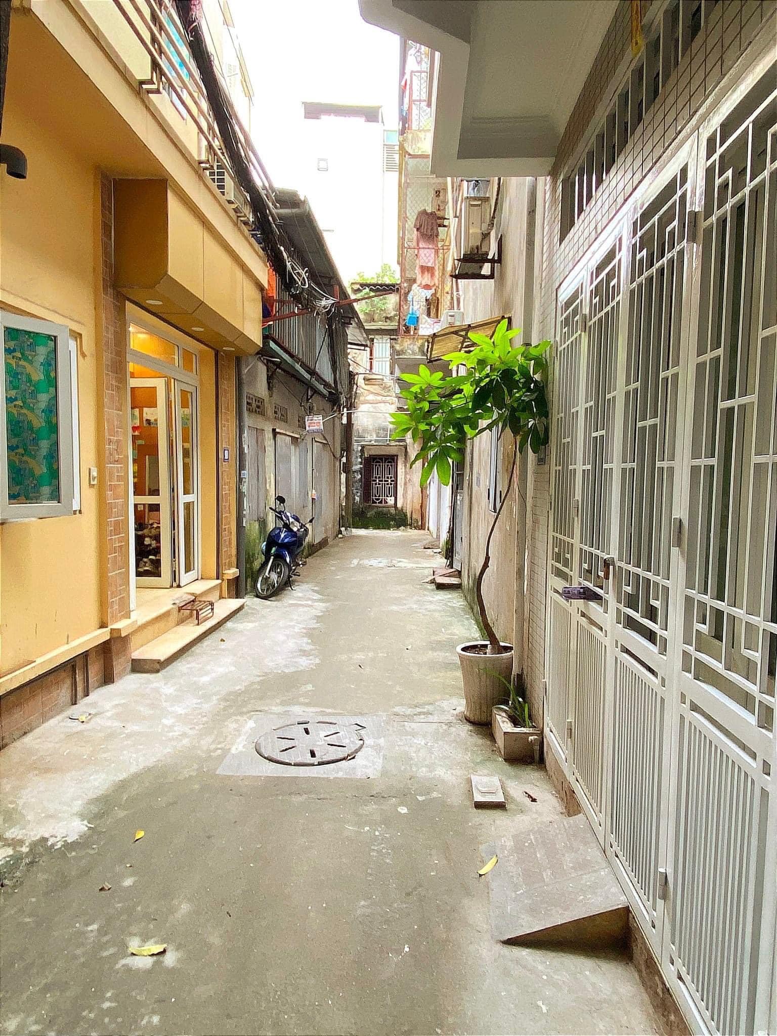 BÁN NHÀ NGÕ 255 CẦU GIẤY-4 TẦNG NHÀ ĐẸP Ở NGAY-2THOÁNG TRƯỚC SAU