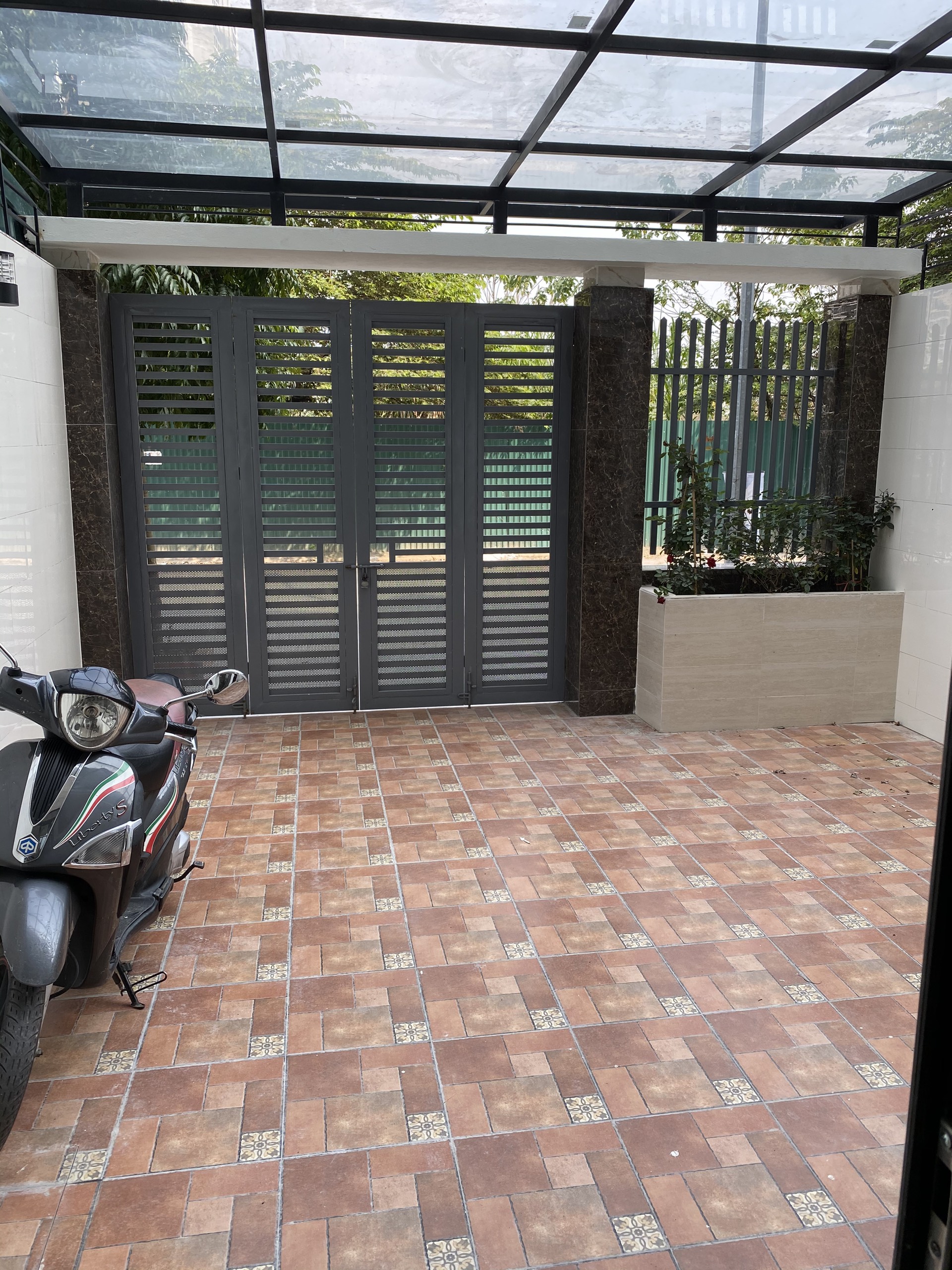 Cho thuê liền kề VOV Mễ Trì cạnh Vinhome GreenBay 3 tầng, 90m2 giá rẻ