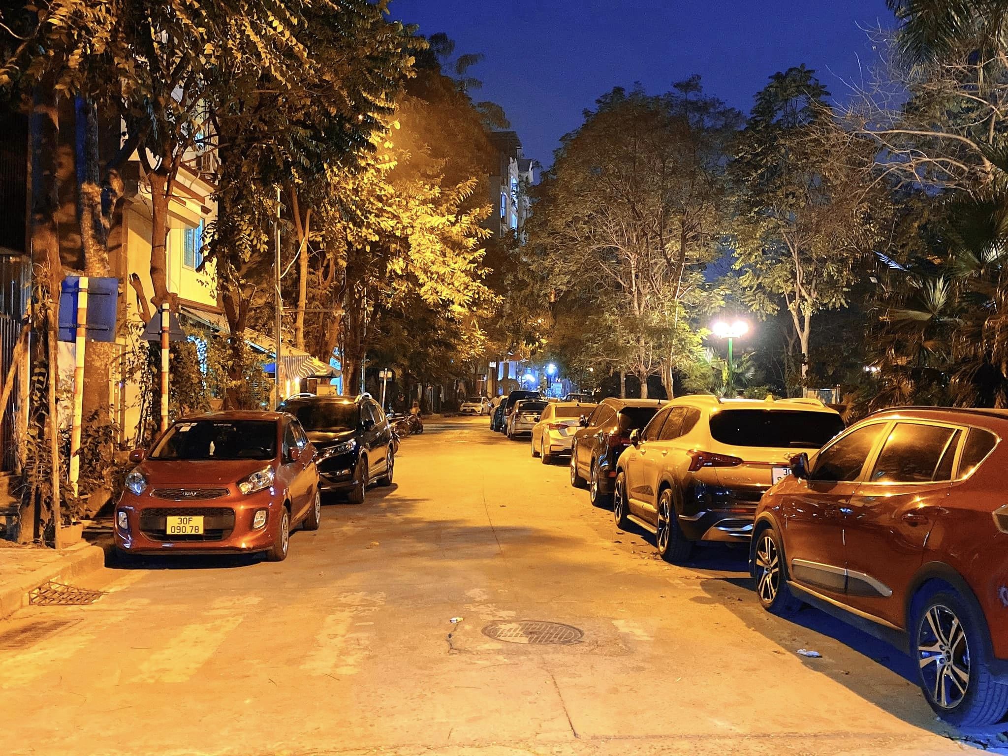 Tòa Nhà 8 Tầng Thang Máy Trần Quang Diêu, Gara 2 Oto, Oto Tránh Đỗ, Vườn Hoa, An Sinh Đỉnh