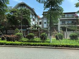 Chính chủ cần tiền bán gấp hạ1 tỷ biệt thự Linh Đàm, 125m2 sổ đỏ, mặt tiền rông 12m, giá rẻ bất ngờ 16.9 tỷ