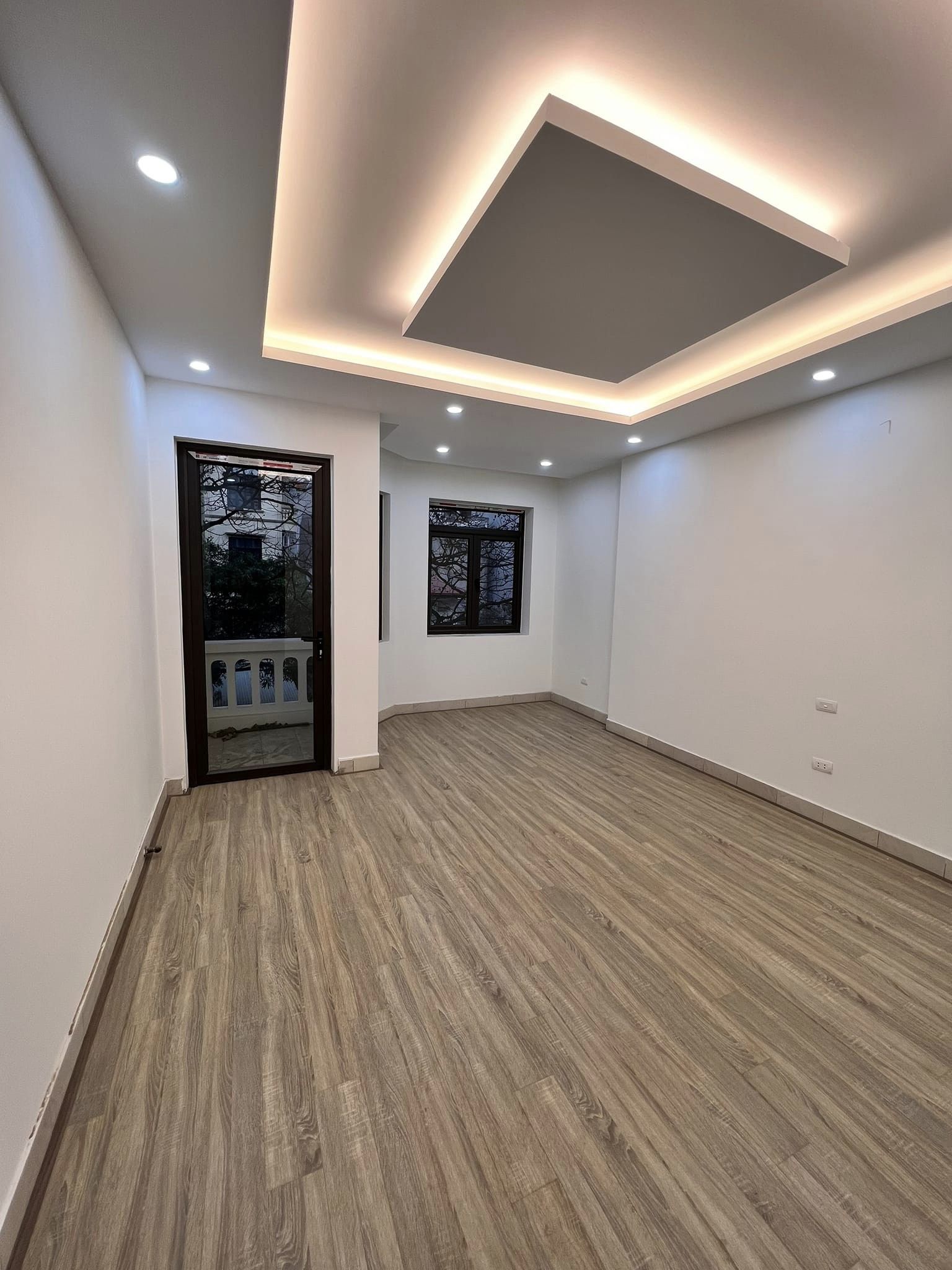 Bán nhà View Hồ mặt ngõ 24 Kim Đồng, vỉa hè trước sau rộng 5m, kinh doanh, 60m2, 4 tầng, mặt tiền 4.2m, LH: 0903410089
