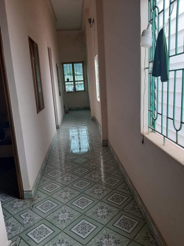 Bán nhà cấp 4 hai mặt tiền đằng sau là ký túc xá trường Cao đẳng y.