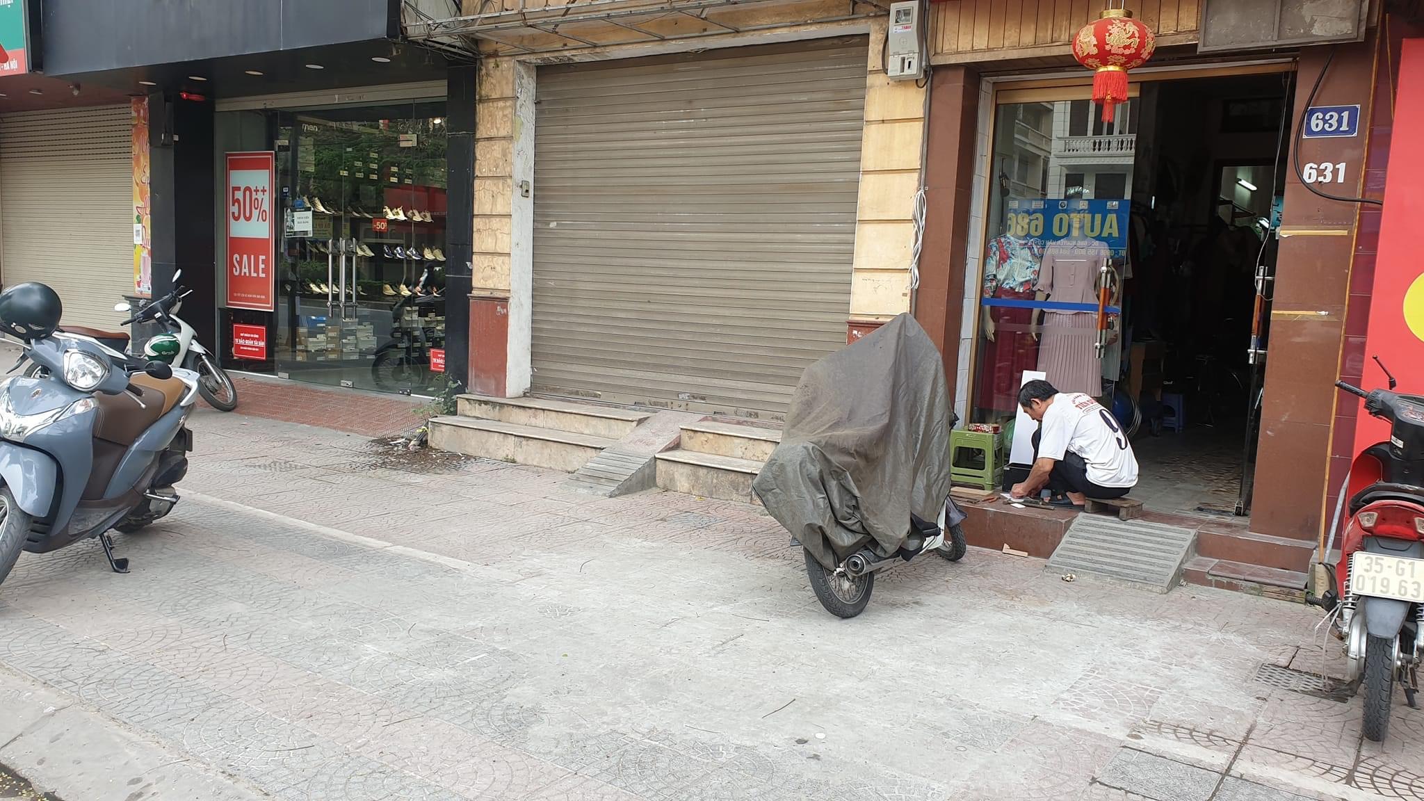 BÁN NHÀ MẶT PHỐ NGUYỄN VĂN CỪ - LONG BIÊN - VỈA HÈ ĐÁ BÓNG, THOÁNG TRƯỚC SAU - KINH DOANH - NHỘN NHỊP NGÀY ĐÊM