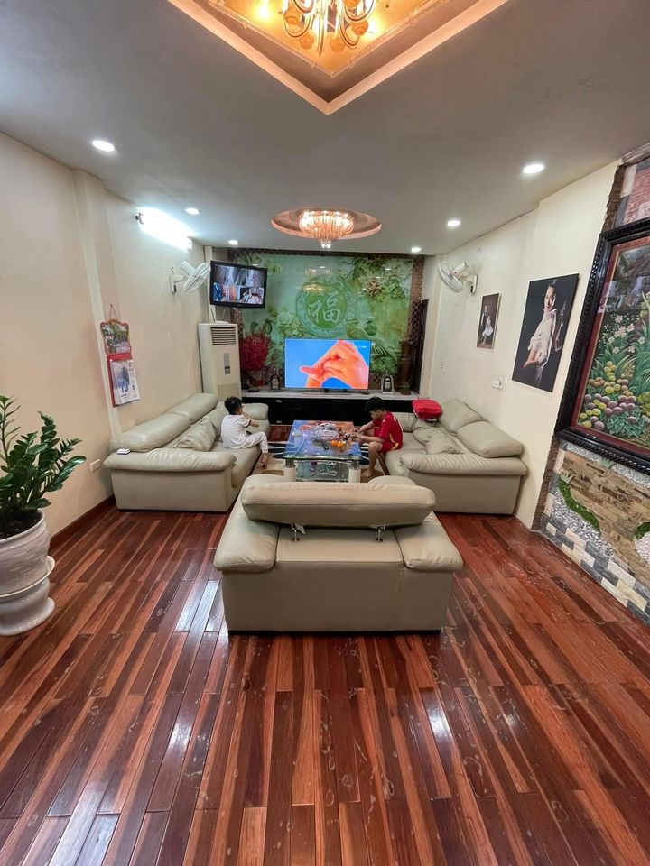 Bán nhà phố Đàm Quang Trung, cạnh Vinhomes, TTTM Aeon Long Biên, 5 tầng, ô tô, kinh doanh, giá hơn 6 tỷ.