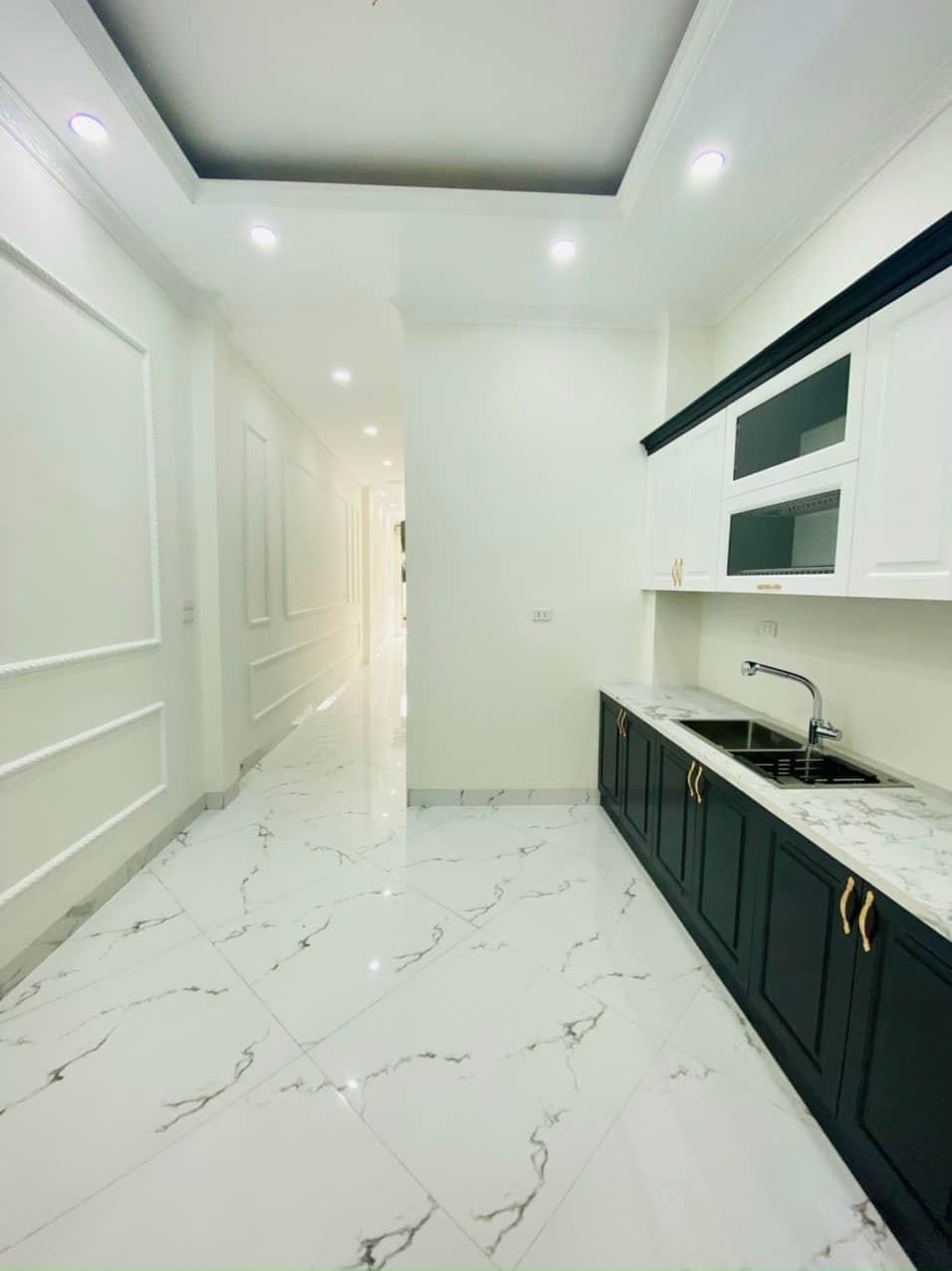 BÁN NHÀ TÂN MAI QUẬN HOÀNG MAI - 55M 5 TẦNG - NHỈNH 8 TỶ Ô TÔ VÀO NHÀ THANG MÁY GẦN HỒ ĐỀN LỪ NHÀ MỚI ĐẸP