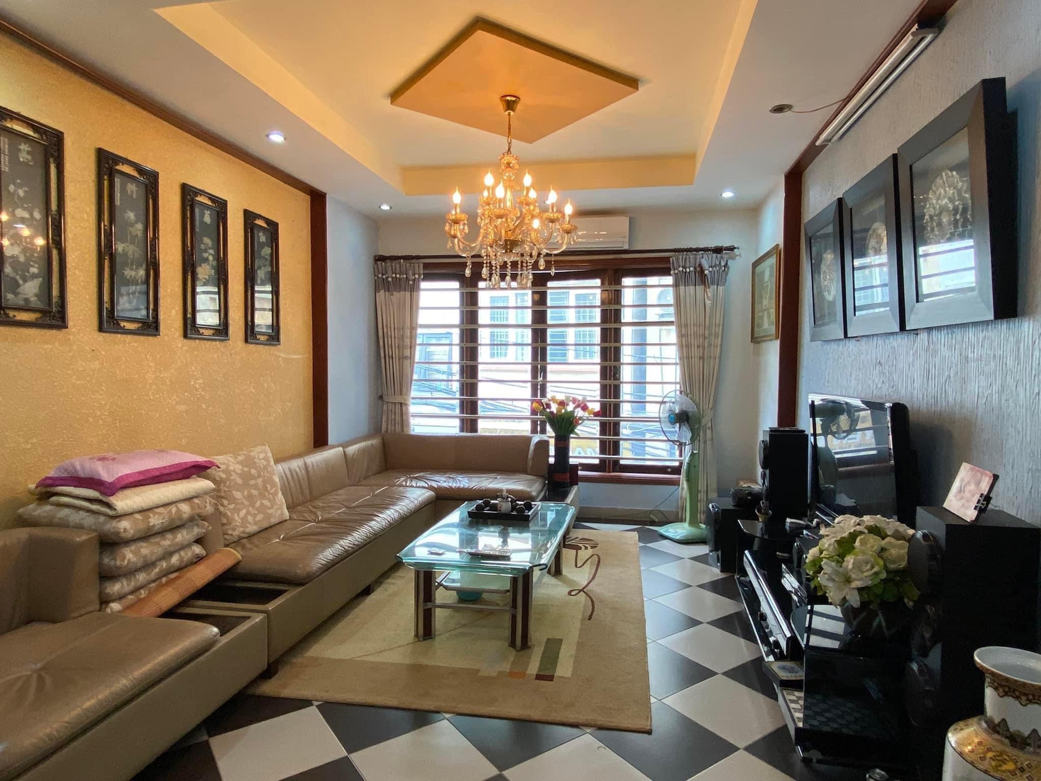 MẶT PHỐ - KINH DOANH SẦM UẤT - NHÀ ĐẸP - THÔNG SỐ CHUẨN - VỈA HÈ.