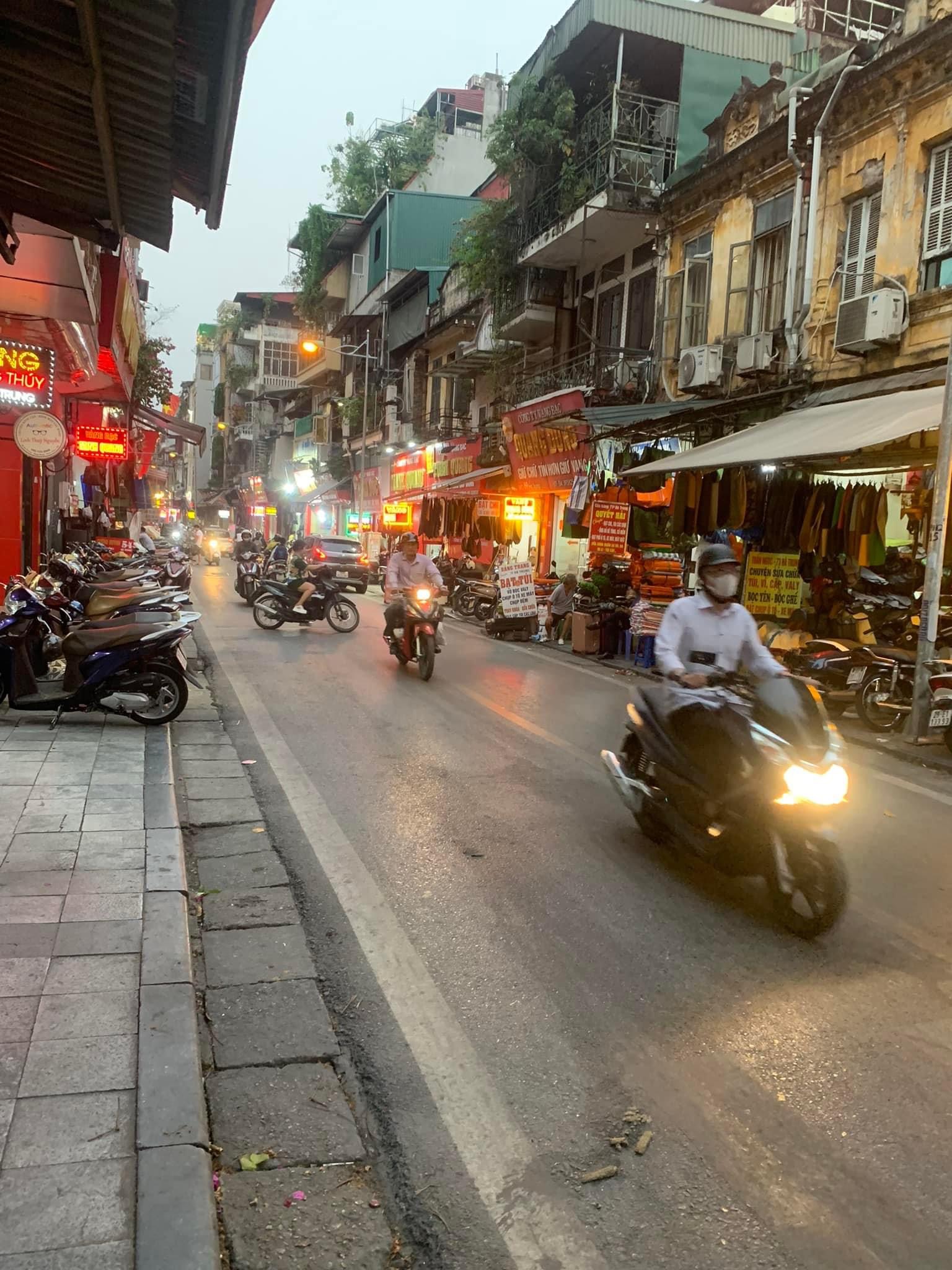 VỊ TRÍ SIÊU ĐẸP - 2 MẶT NGÕ - #KINH_DOANH ĐỈNH BÁN NHÀ MỚI ĐẸP - CHỦ TỰ XÂY - GẦN PHỐ #TRẦN_QUÝ_CÁP #ĐỐNG_ĐA - ÔTÔ ĐỖ CỬA VÀO NHÀ - TIỆN ÍCH BẠT NGÀN