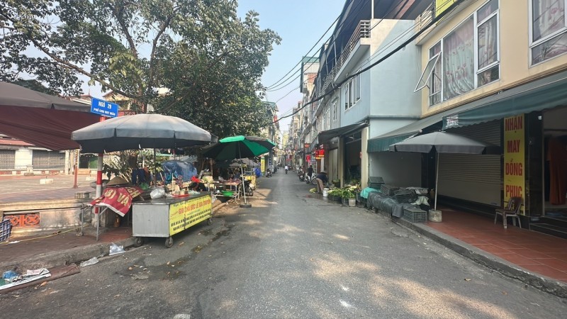 Cần bán nhà phố Chu Huy Mẫn Long Biên chỉ 6,3 tỷ với diên tích 43 m2 nhà lô góc kinh doanh tốt