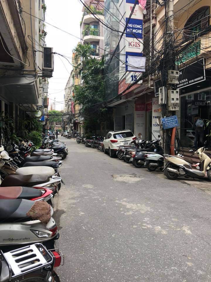 BÁN NHÀ PHỐ HUỲNH THÚC KHÁNG ĐỐNG ĐA - PHÂN LÔ - VỈA HÈ - Ô TÔ TRÁNH - KINH DOANH 40M2 NHỈNH 10 TỶ