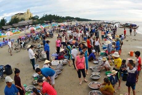 BÁN TOÀ KHÁCH SẠN MẶT BIỂN - DOANH THU 10%/NĂM - 7 TẦNG - FULL TIỆN ÍCH CAO CẤP - GẦN ĐƯỜNG QUỐC LỘ 1A