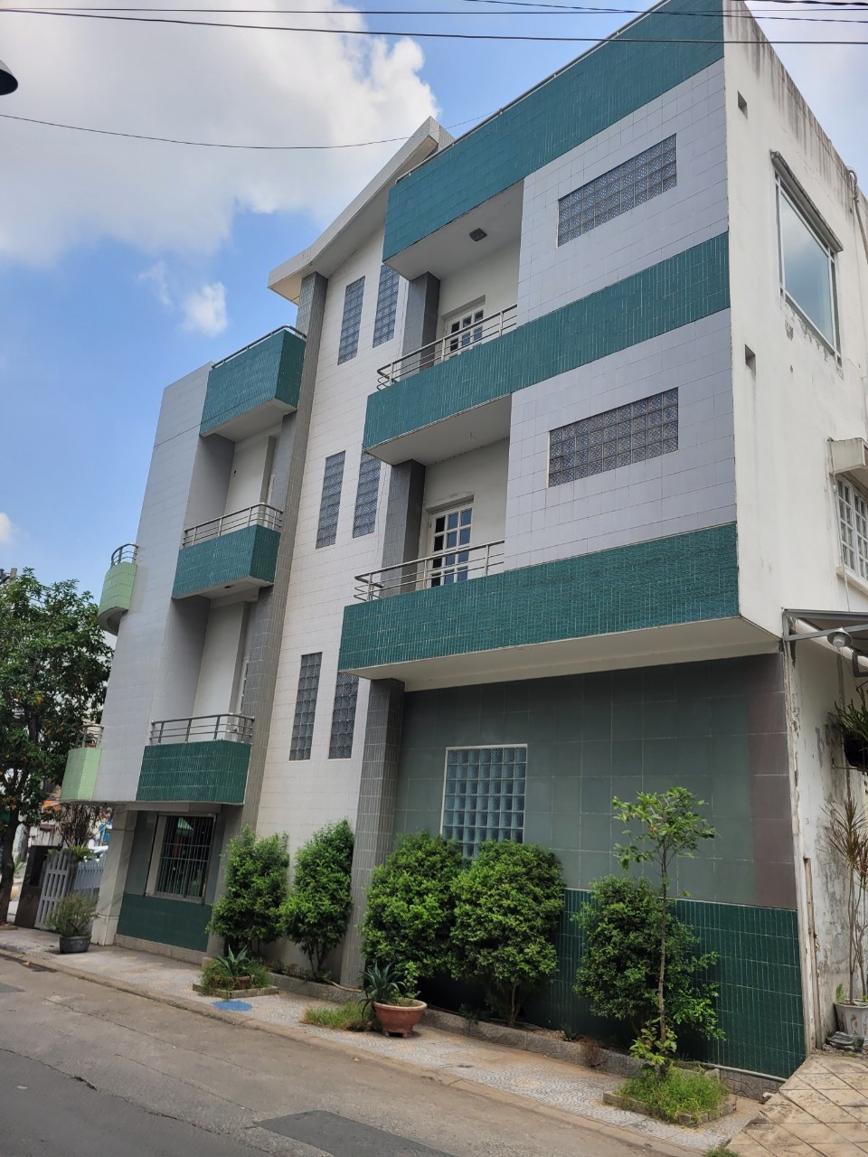 Bán Nhà 2 MT Ngang 7m5 kết cấu trệt lửng 4 lầu sân Thượng Đường Calmette Phường Nguyễn Thái Bình Quận 1