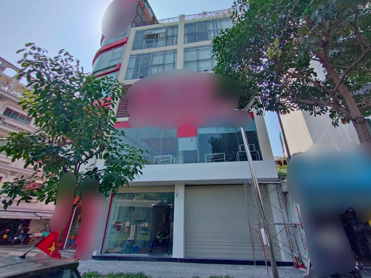 Cho thuê nhà MT 3/2. Ngang lớn 10m. Giá: 100 tr/th