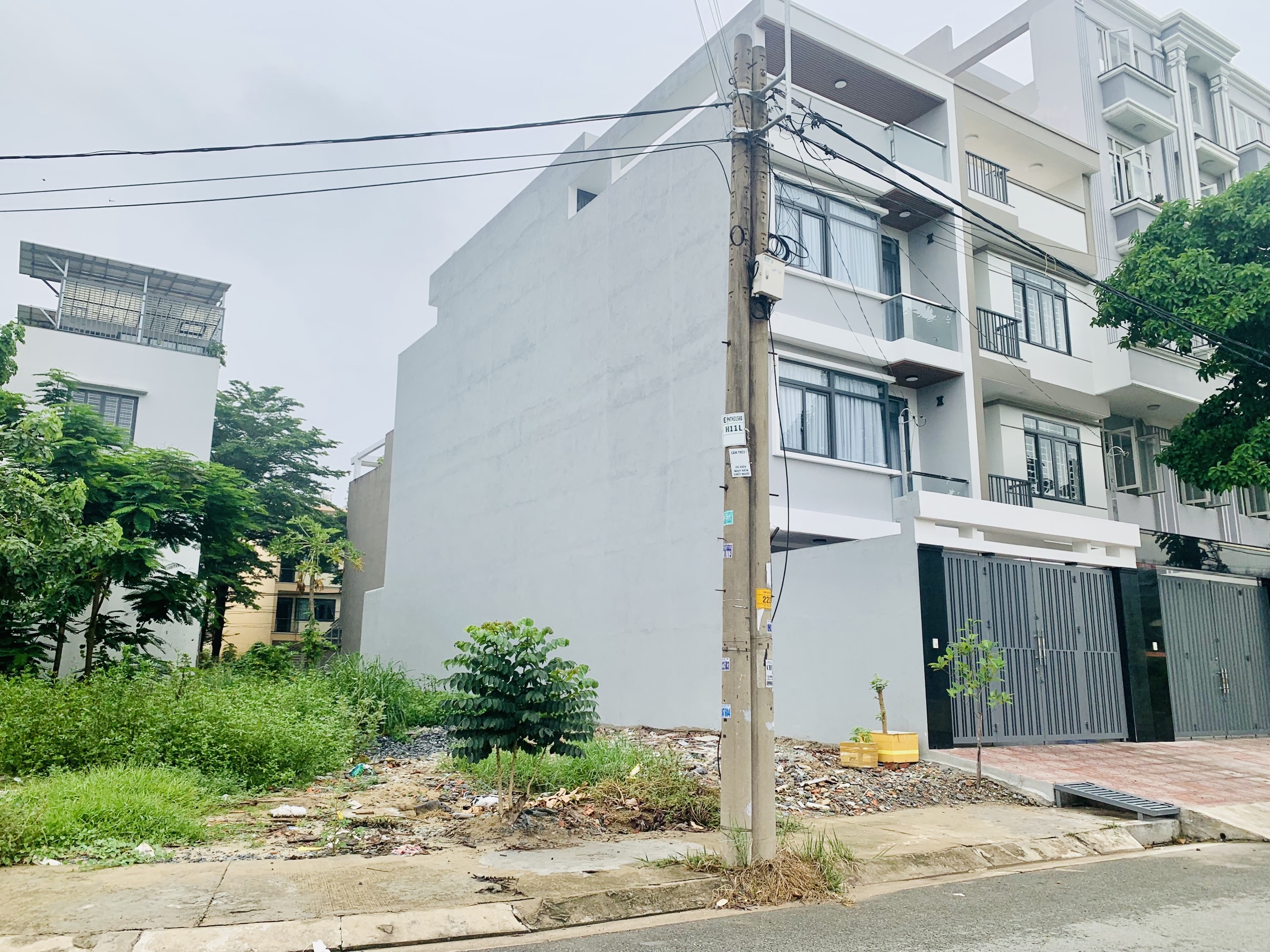 Sang nhanh lô đất MT Phạm Hữu Lầu, Phú Mỹ, Q7. Lô 80m2 sổ hồng riêng, bao GPXD, XDTD, 2.3tỷ