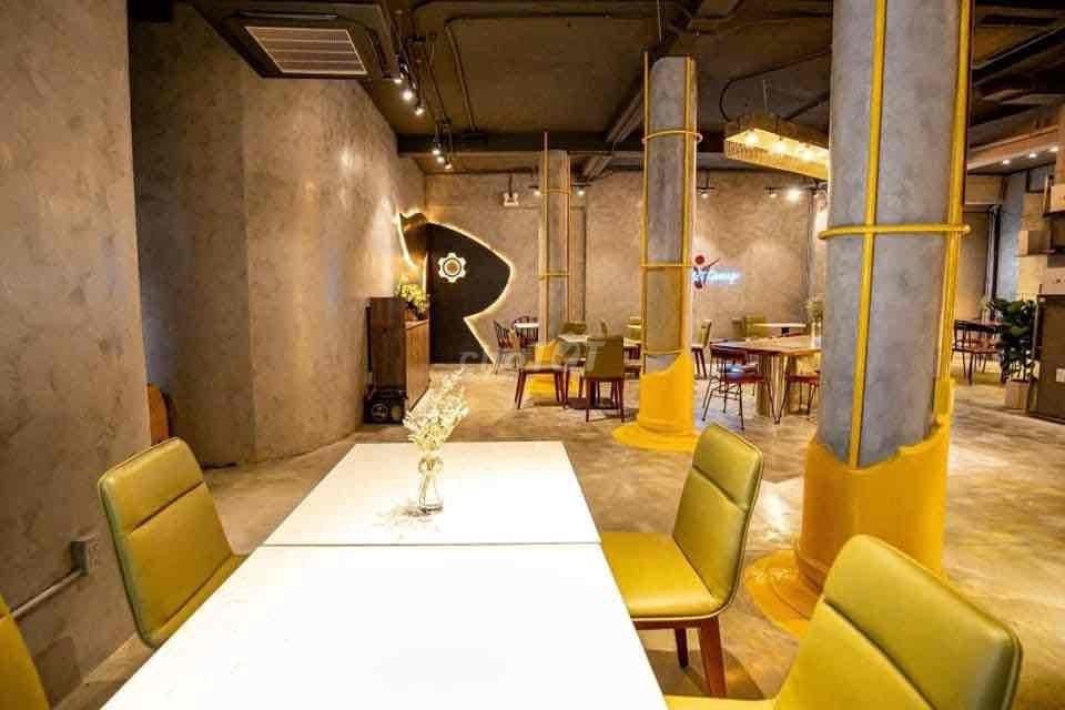 Cho thuê nhà MT NTMK. S: 10*30m. Giá: 10.000$. Vị trí siêu đẹp, độc nhất Quận 1