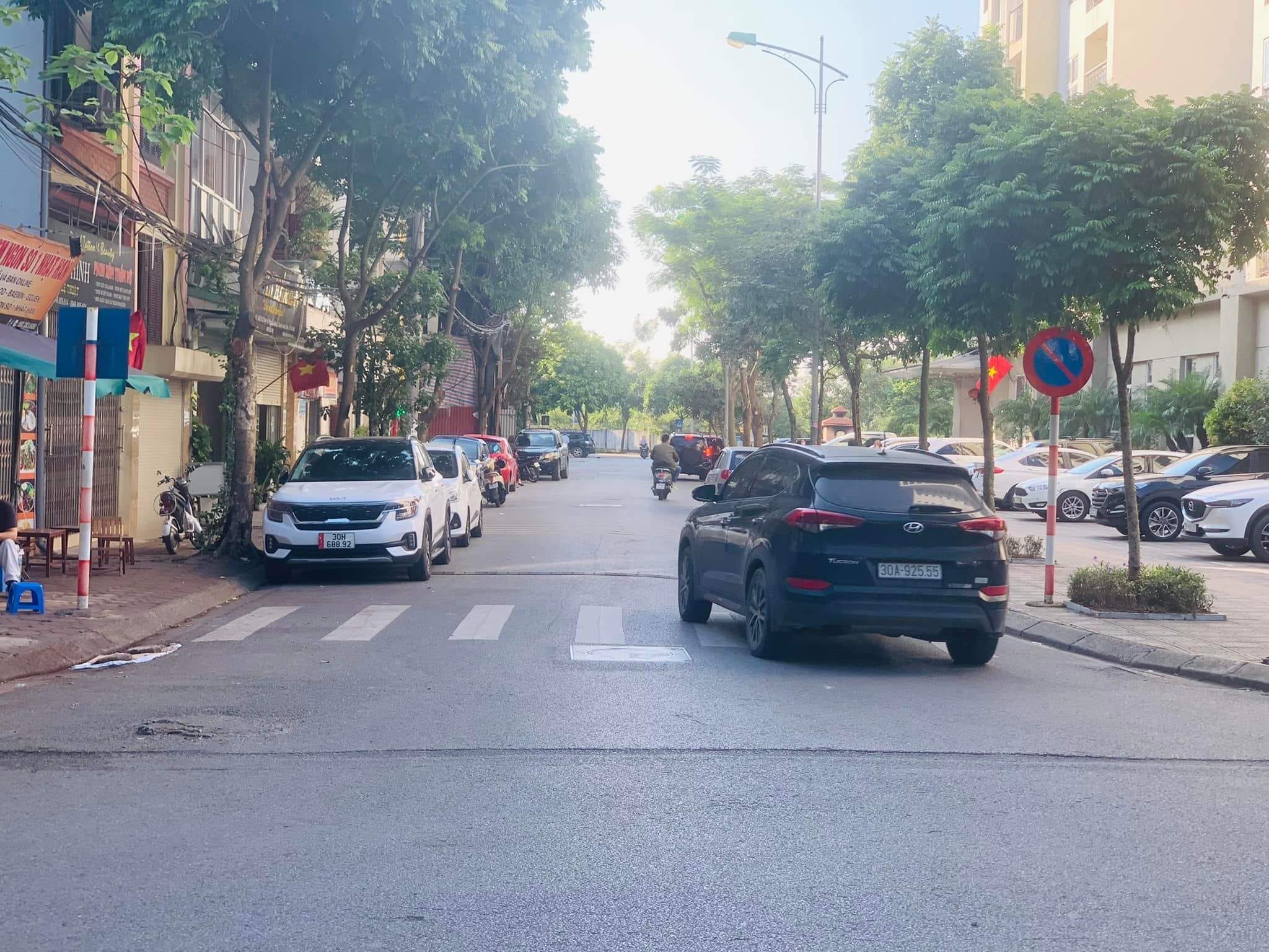 Bán nhà Nguyễn Văn Cừ: vài mét ra đường ô tô tránh- 86m2- 4 tầng - mặt tiền 7m- giá nhỉnh 10 tỉ