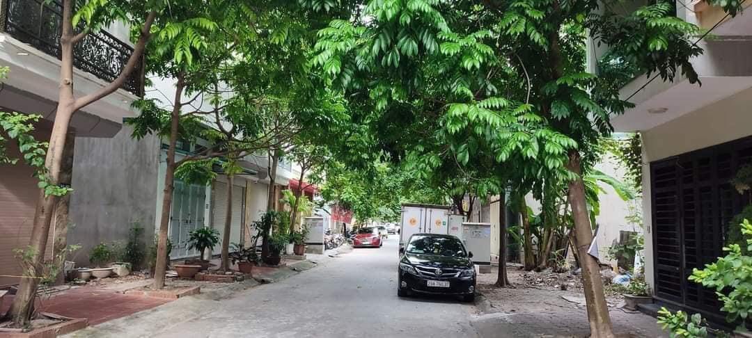 Gia đình tôi cần bán nhà tại Nguyễn Thị Định, Trung Hòa, DT 75m2, 5 tầng, giá 22 tỷ: 0981,129,026