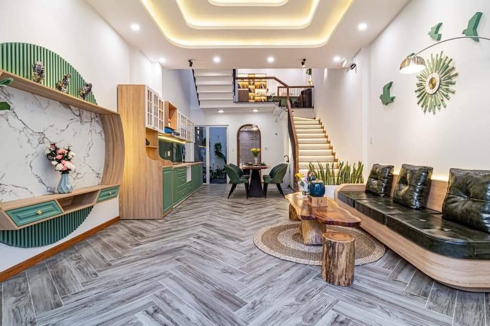 Bán nhà đường Núi Thành, Hải Châu, 4 tầng, DT 71 m2, Gần Công viên Châu Á. Ô tô đậu. Chỉ 4,75 tỷ. 0843-899-666.