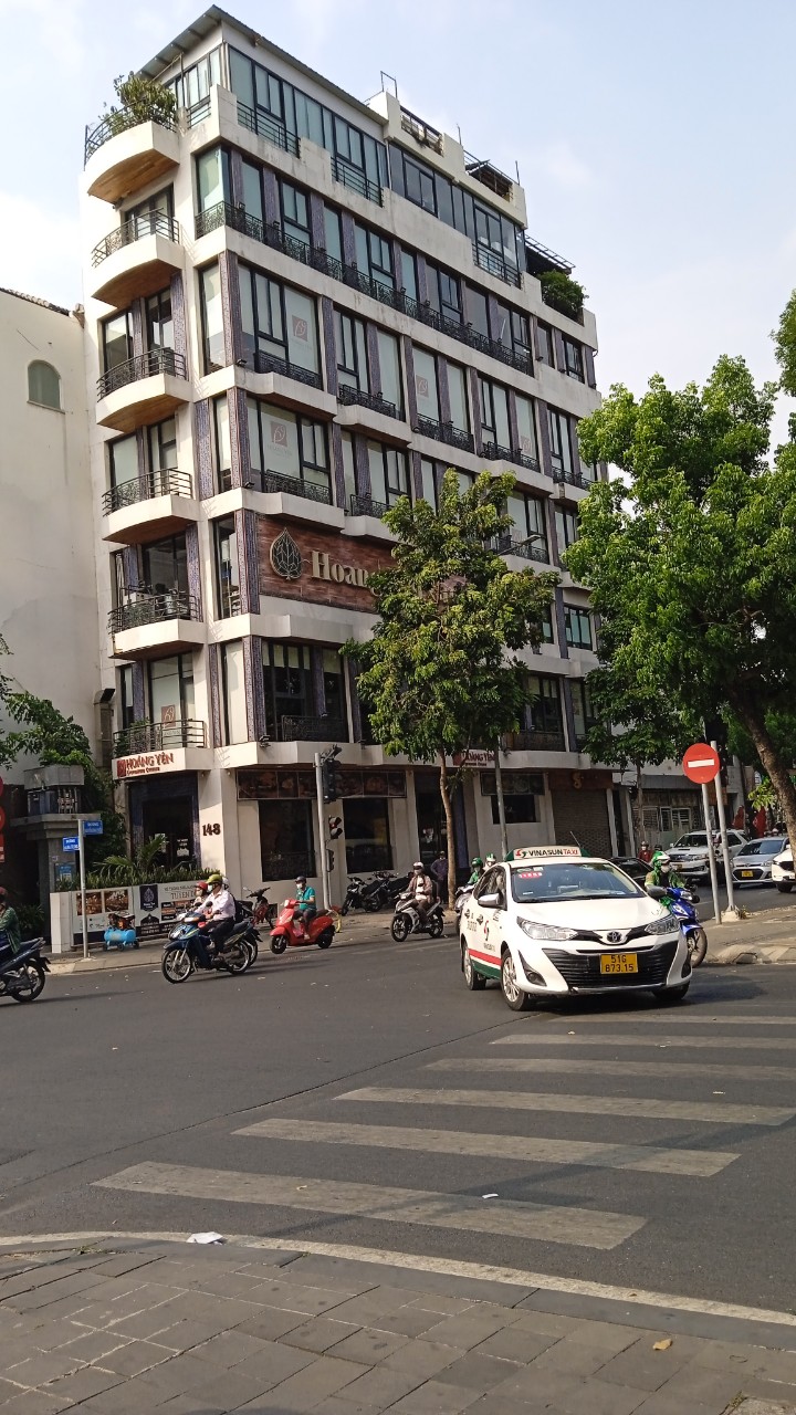 Bán nhà góc 2 MT đường Hai Bà Trưng, P. Đa Kao, Quận 1, DT: 5x27M, CN: 135M2, giá chỉ 160 tỷ.