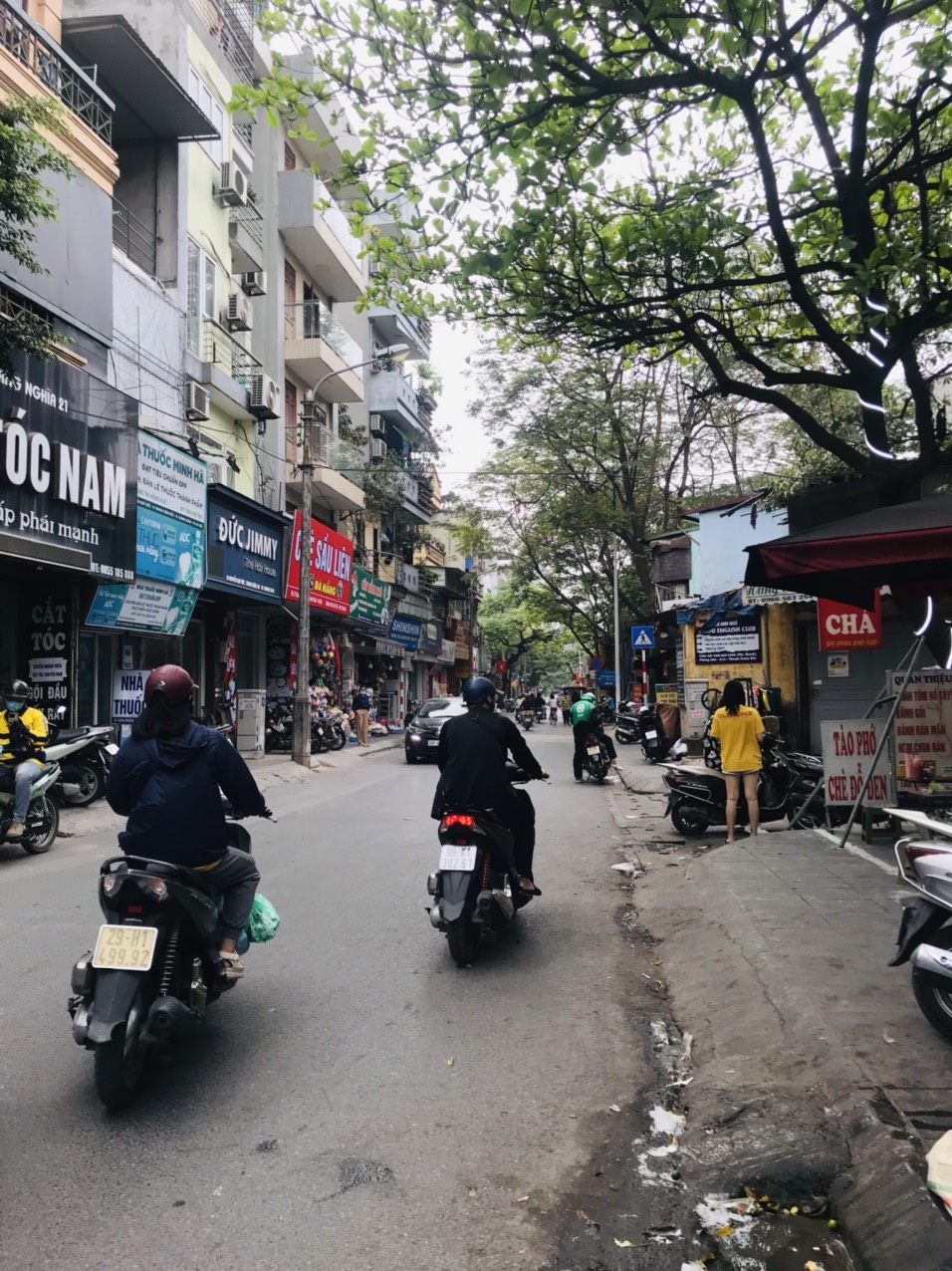 BÁN NHÀ MẶT PHỐ NGUYÊN QUÝ ĐỨC 130 M 5 TẦNG Ô TÔ KINH DOANH VỈ HÈ