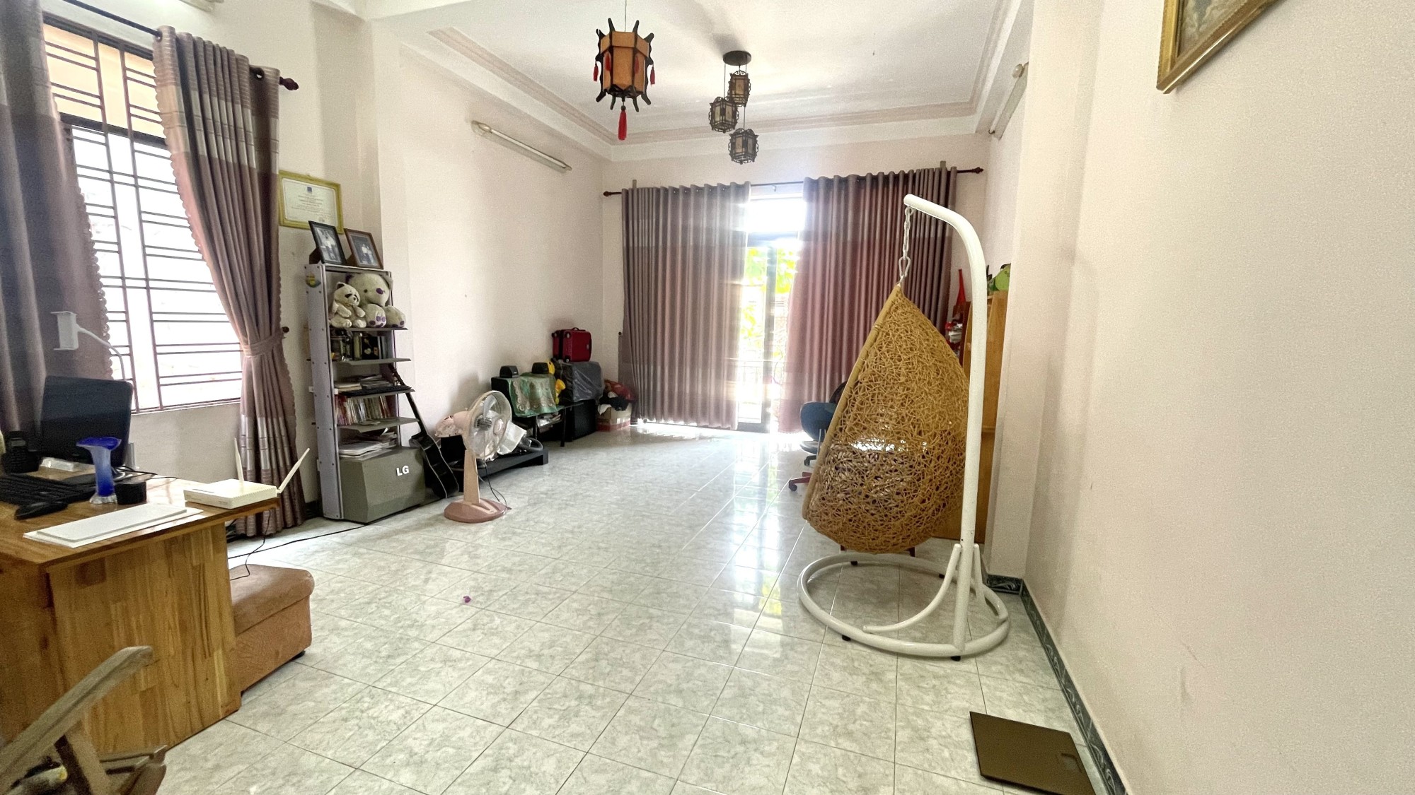 Bán nhà Mặt tiền đường Châu Thượng Văn, Hải Châu, Nhà 3 tầng, DT 100 m2, Gần Công viên Châu Á. Ô tô đỗ. Chỉ 7,6 tỷ.