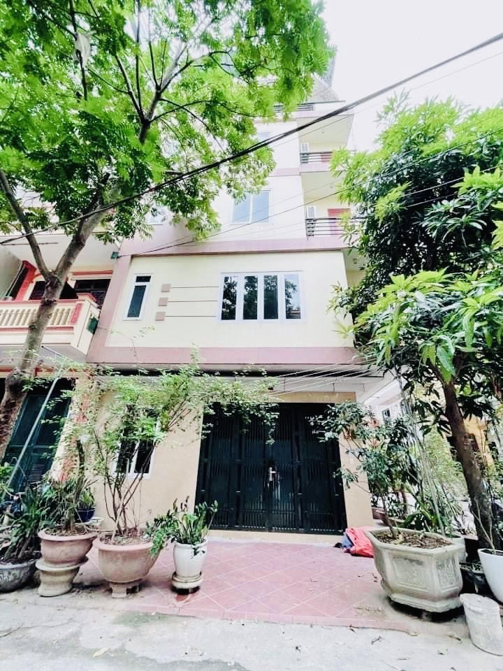 Bán nhà riêng, nguyên căn phố Xã Đàn, Đống Đa, Hà Nội. Lô góc, ô tô, nhà đẹp, ở ngay. Diện tích 41m2 x 5.5 tầng, mặt tiền 6.5m. Giá 11.5 tỷ.